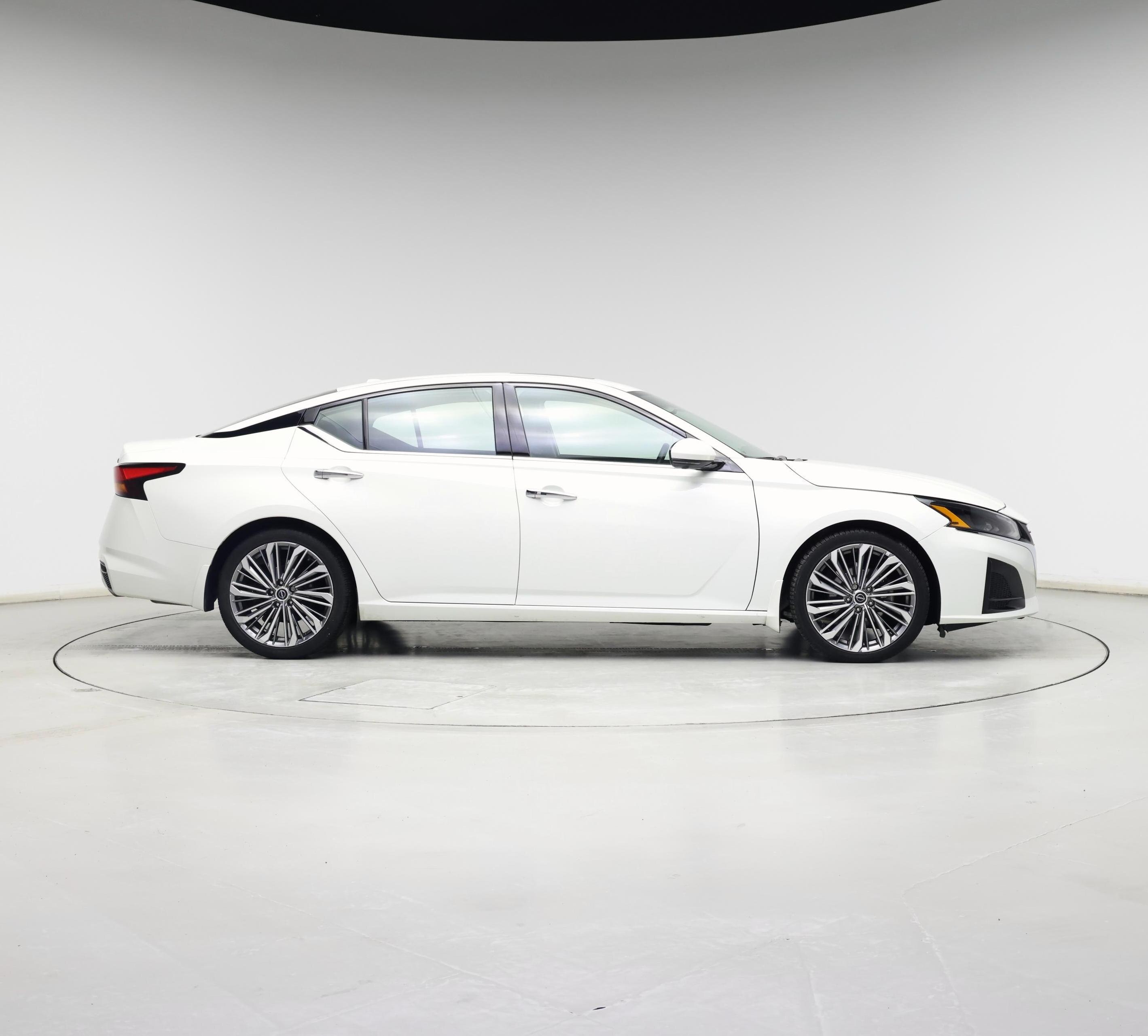 Thumbnail: 2023 Nissan Altima - 7