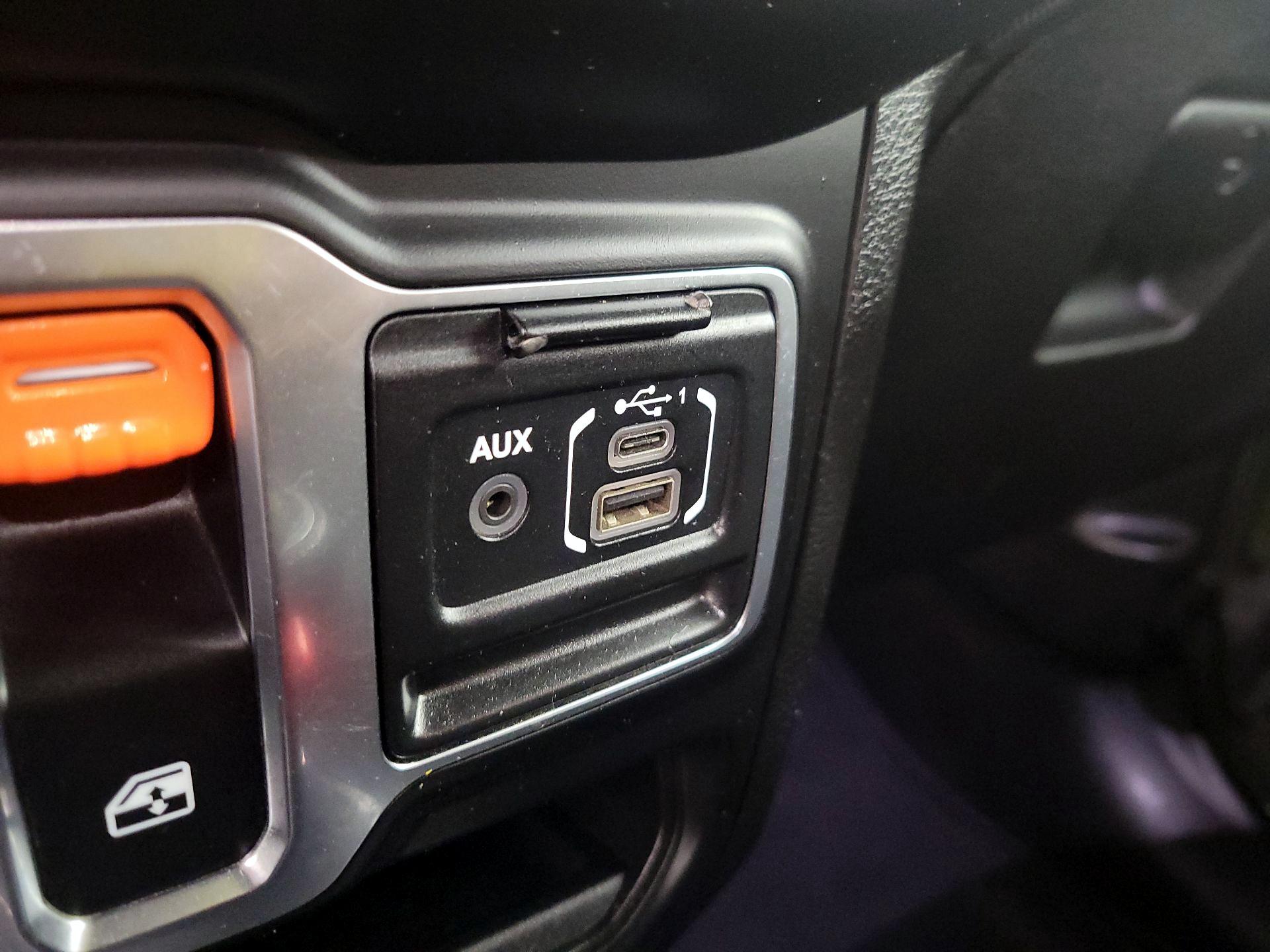 Thumbnail: 2021 Jeep Wrangler - 18