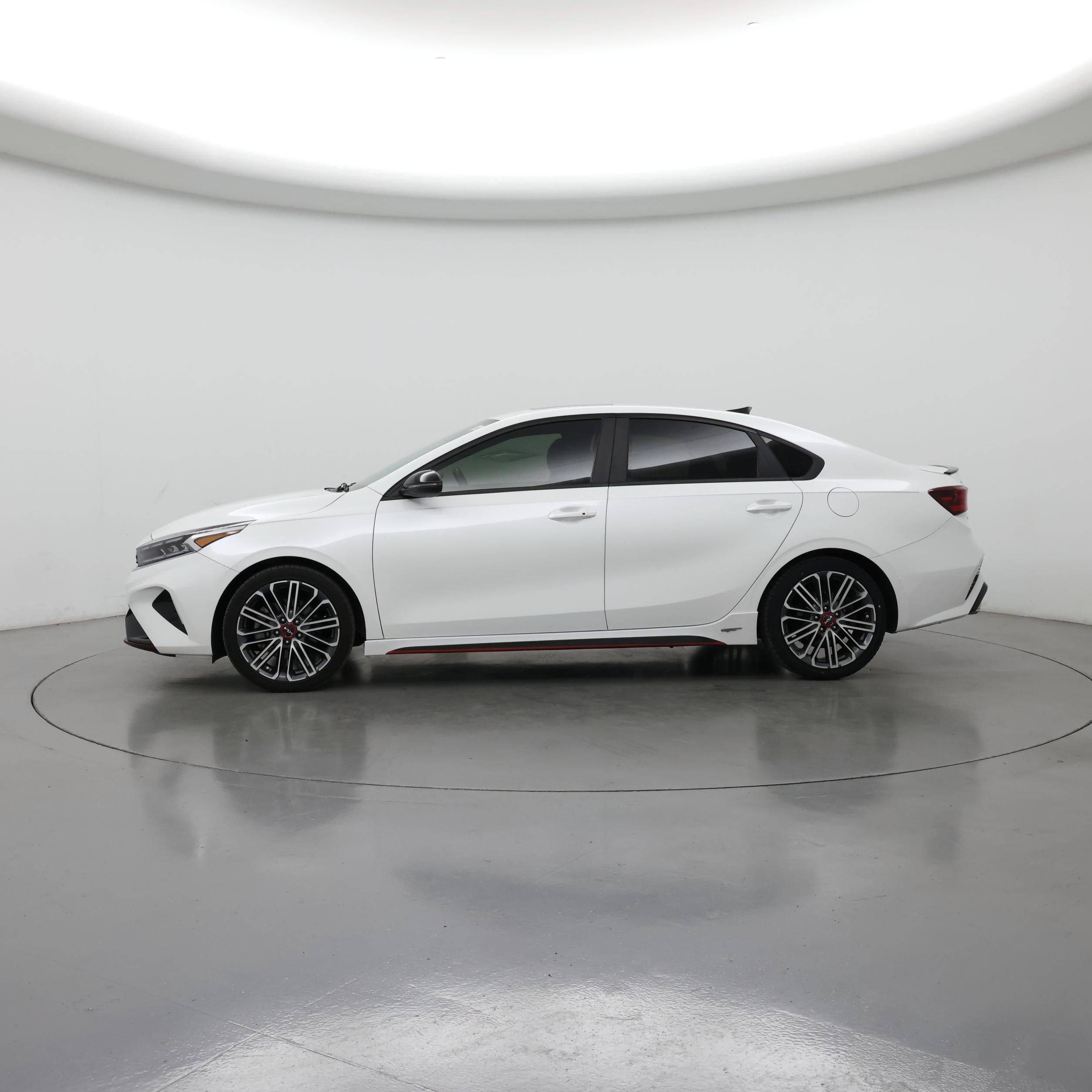 Thumbnail: 2023 Kia Forte - 3