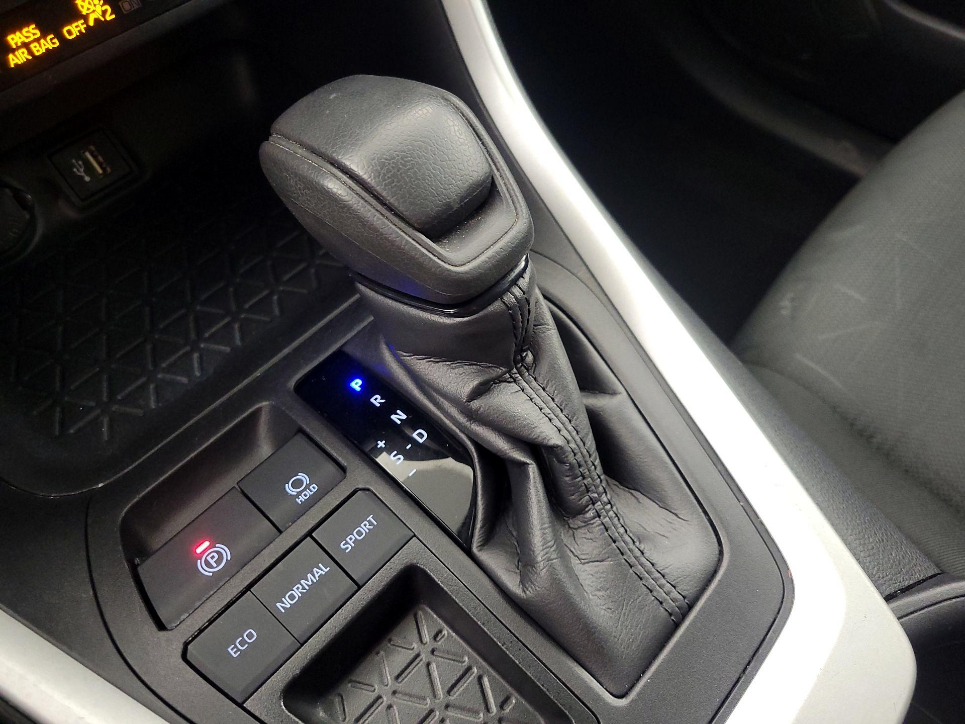 Thumbnail: 2024 Toyota RAV4 - 17