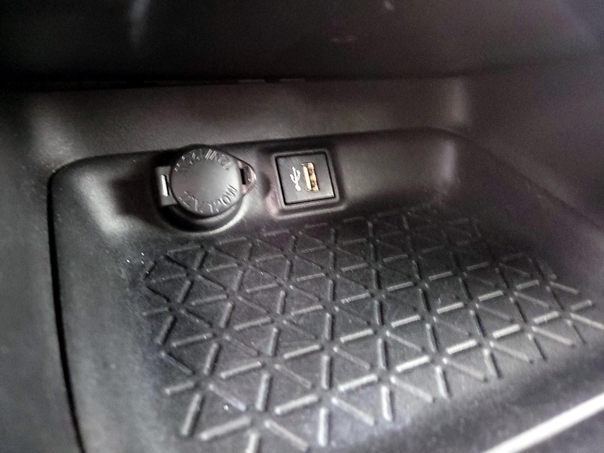 Thumbnail: 2024 Toyota RAV4 - 18