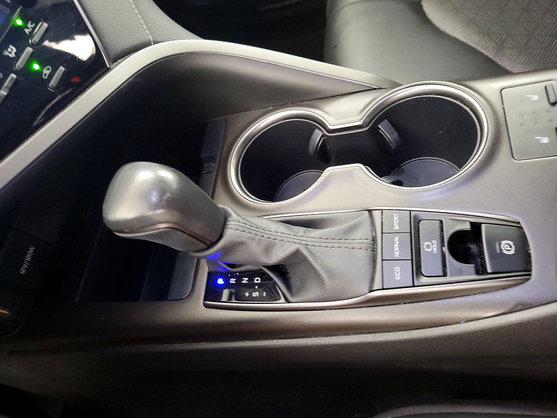 Thumbnail: 2023 Toyota Camry - 17