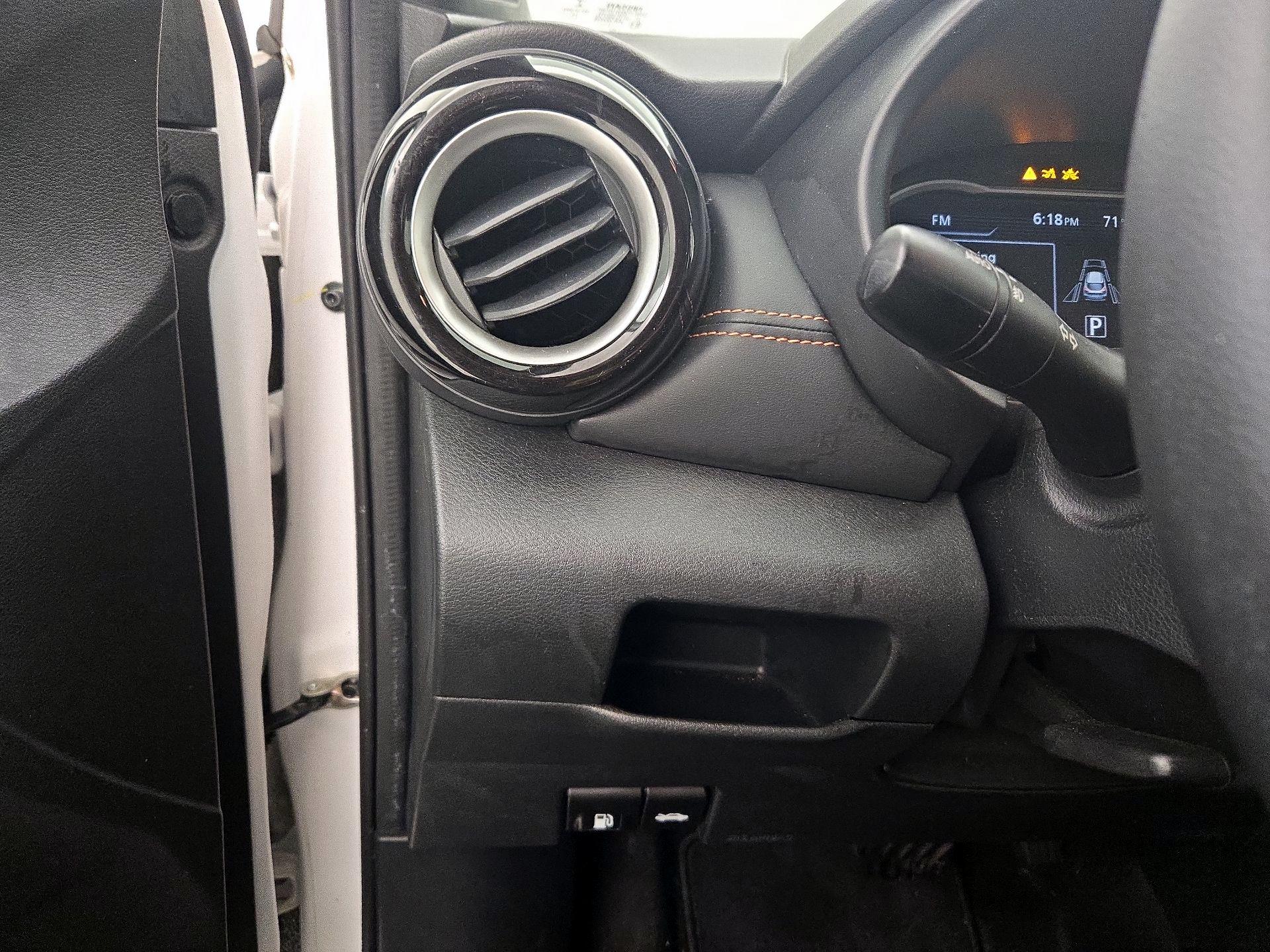 Thumbnail: 2020 Nissan Kicks - 13