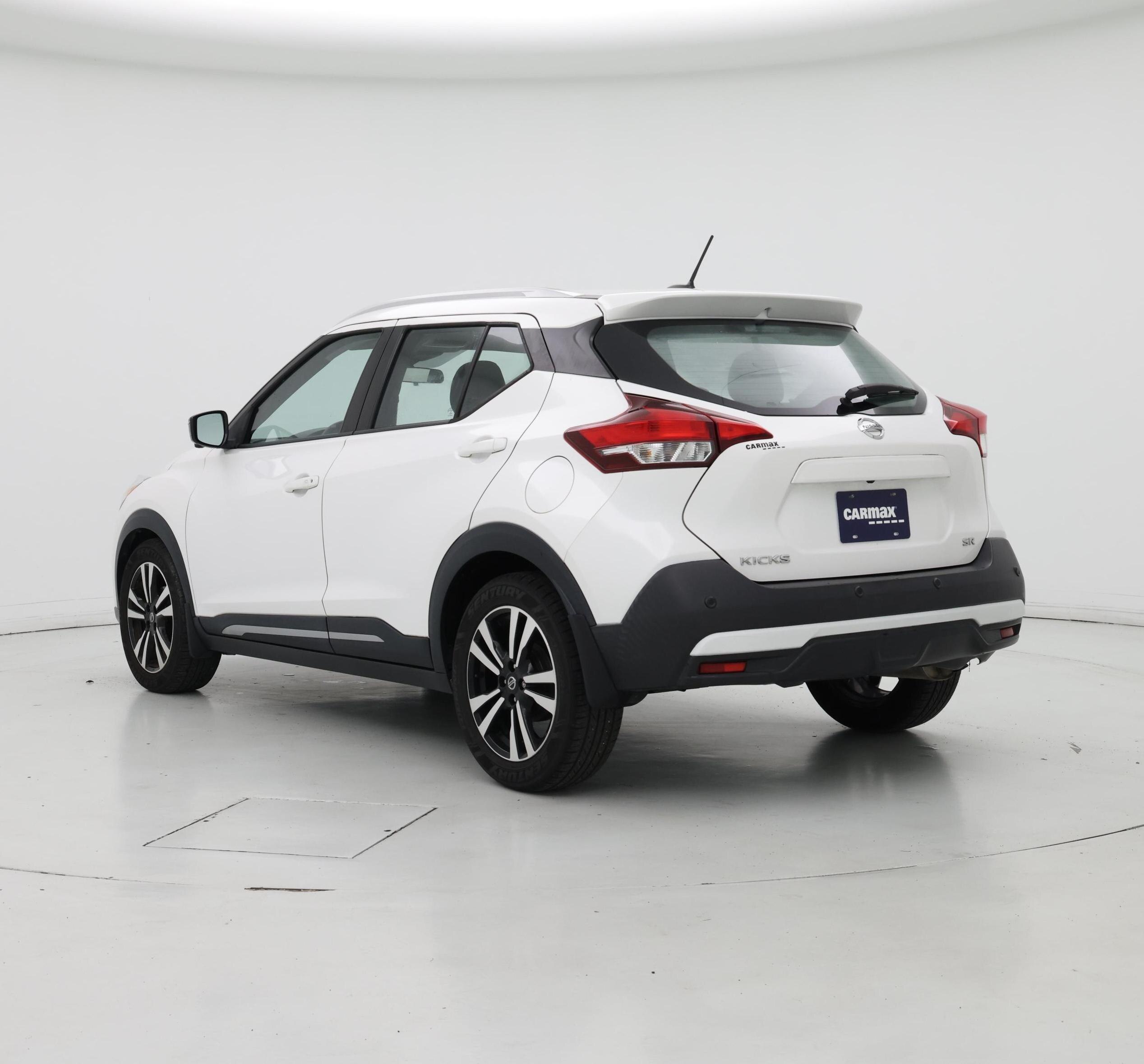 Thumbnail: 2020 Nissan Kicks - 2