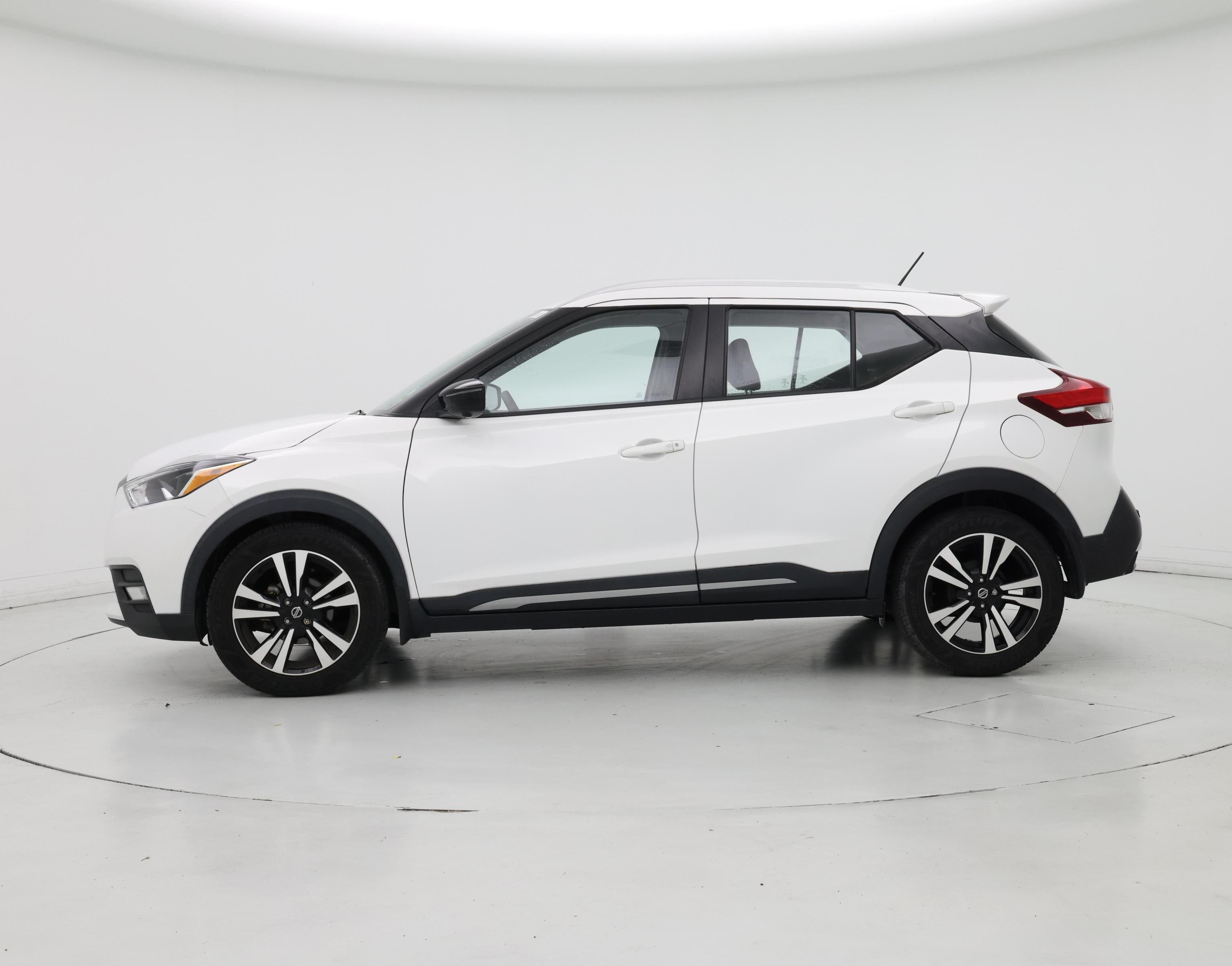 Thumbnail: 2020 Nissan Kicks - 3