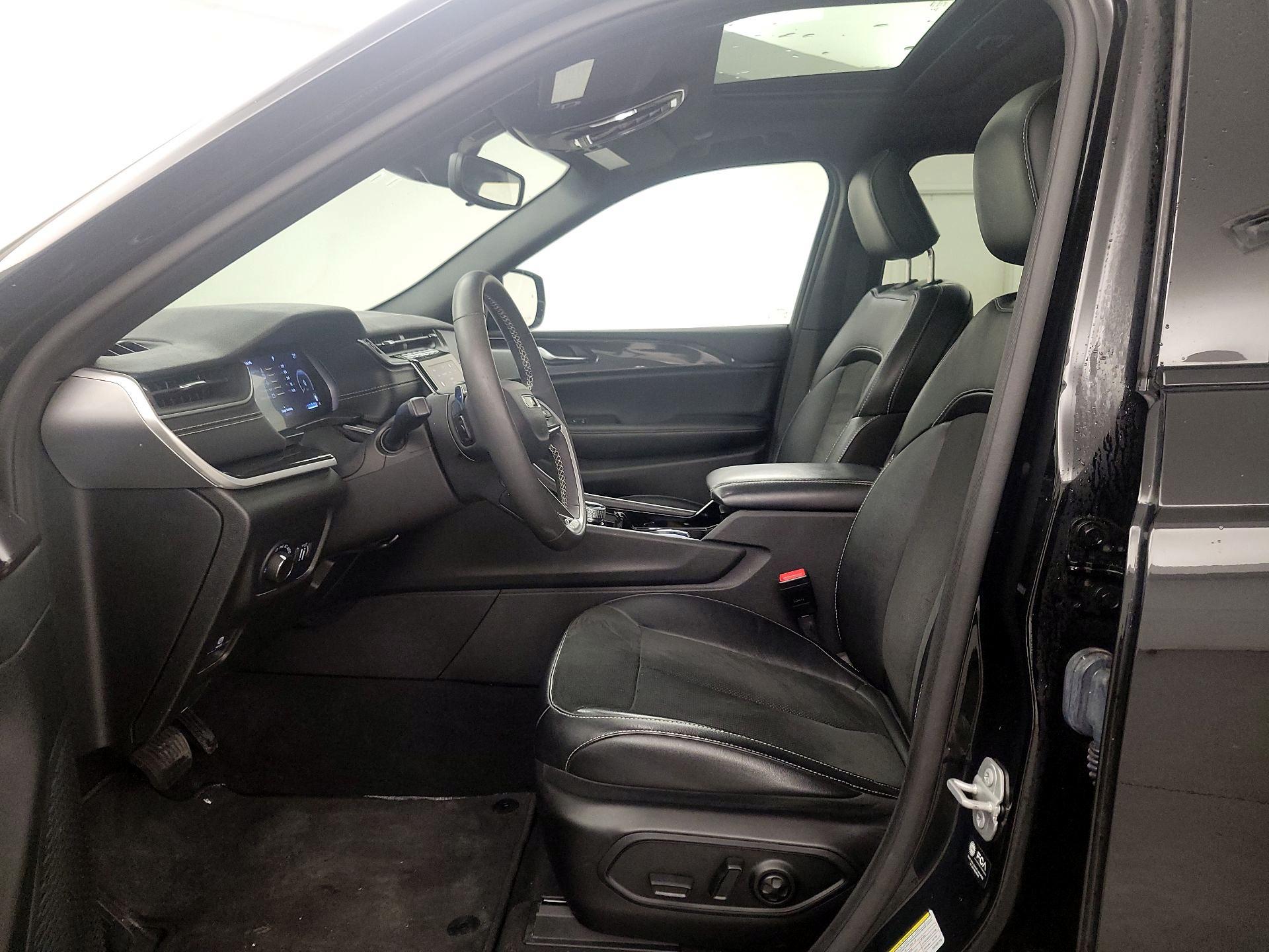 Thumbnail: 2023 Jeep Grand Cherokee - 11