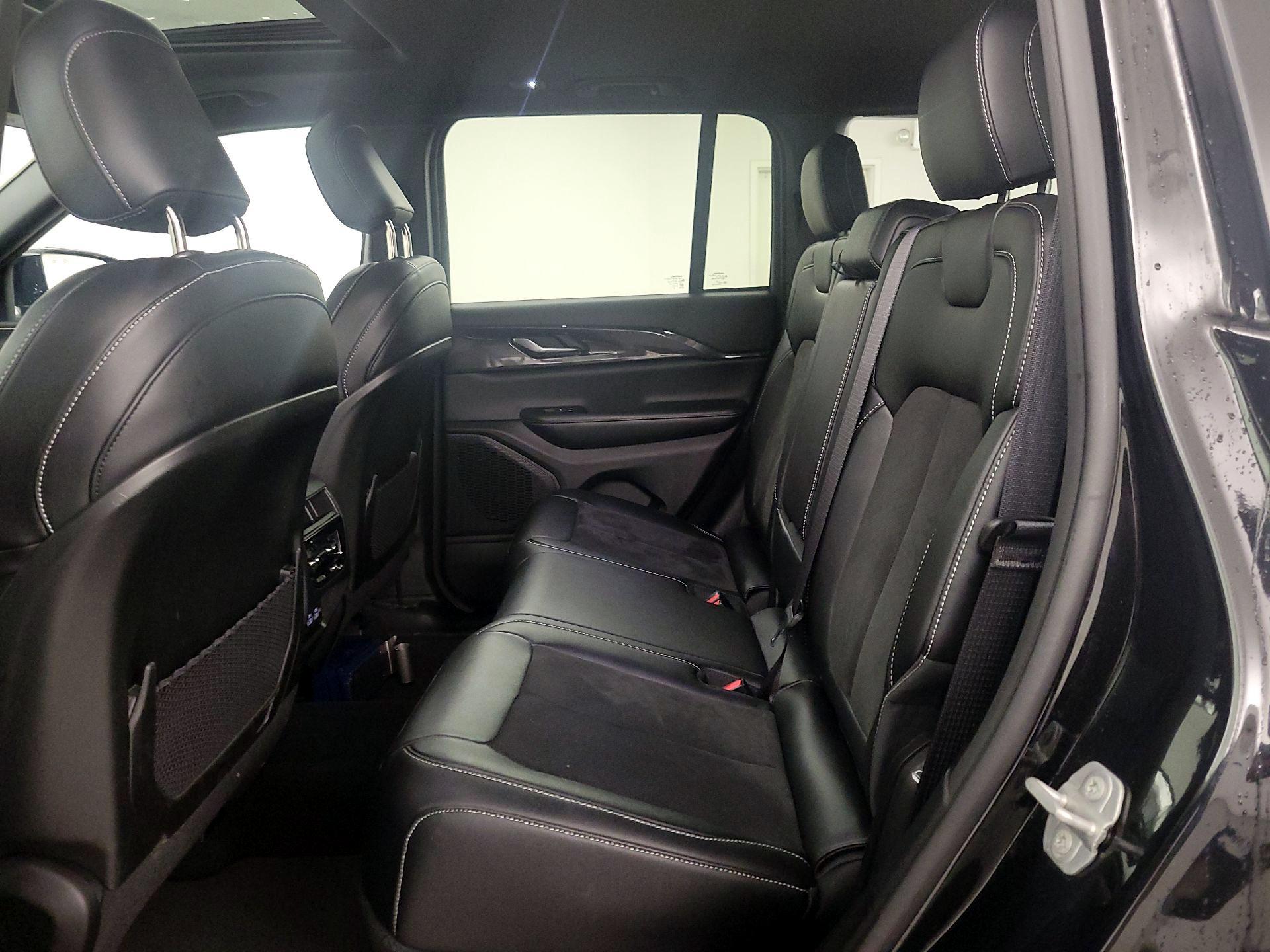 Thumbnail: 2023 Jeep Grand Cherokee - 20