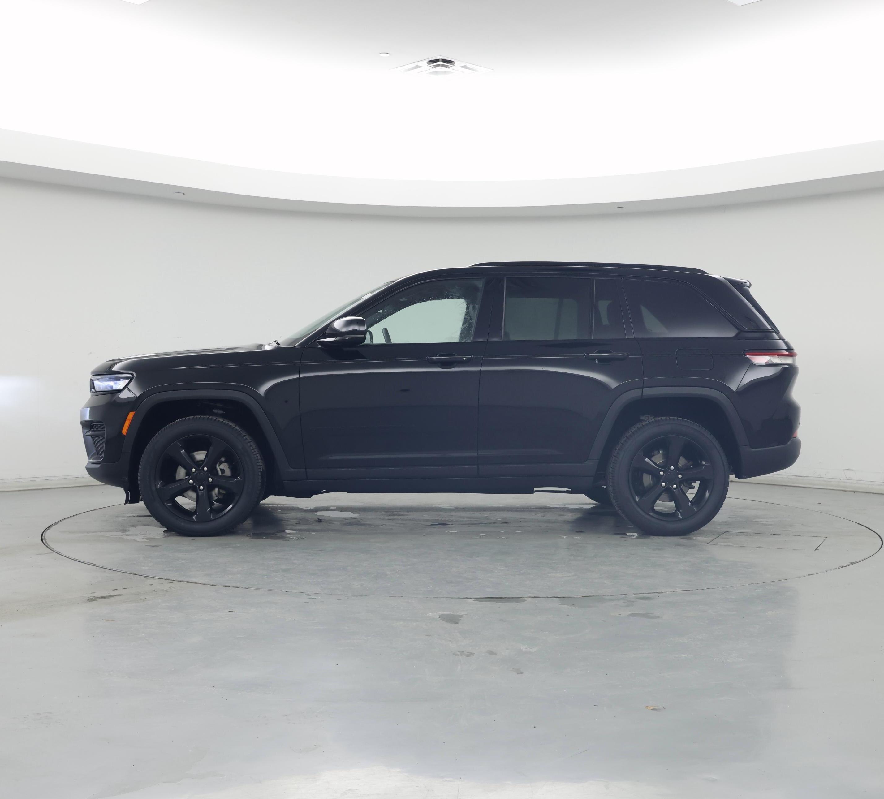 Thumbnail: 2023 Jeep Grand Cherokee - 3