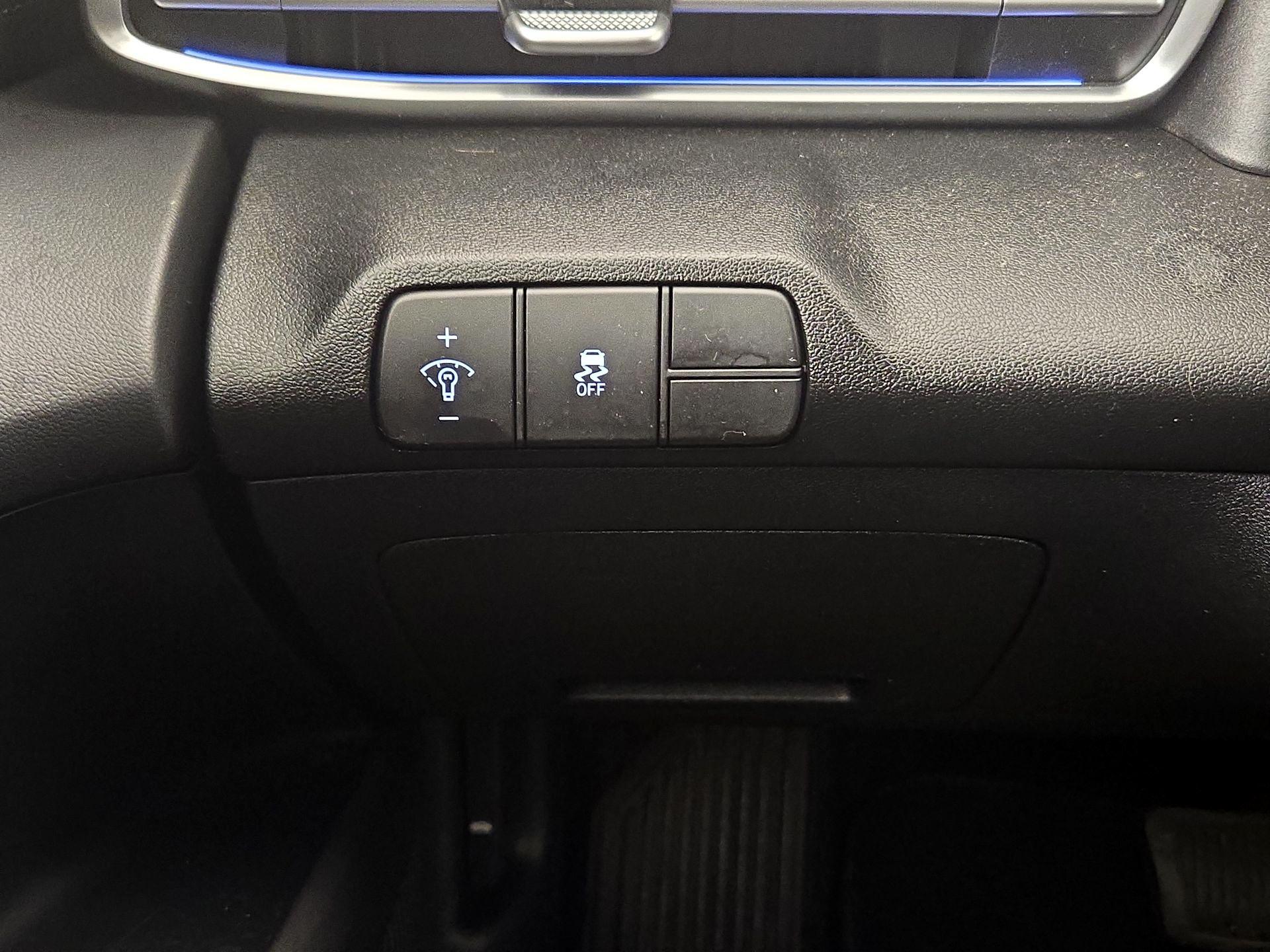 Thumbnail: 2024 Hyundai Elantra - 13