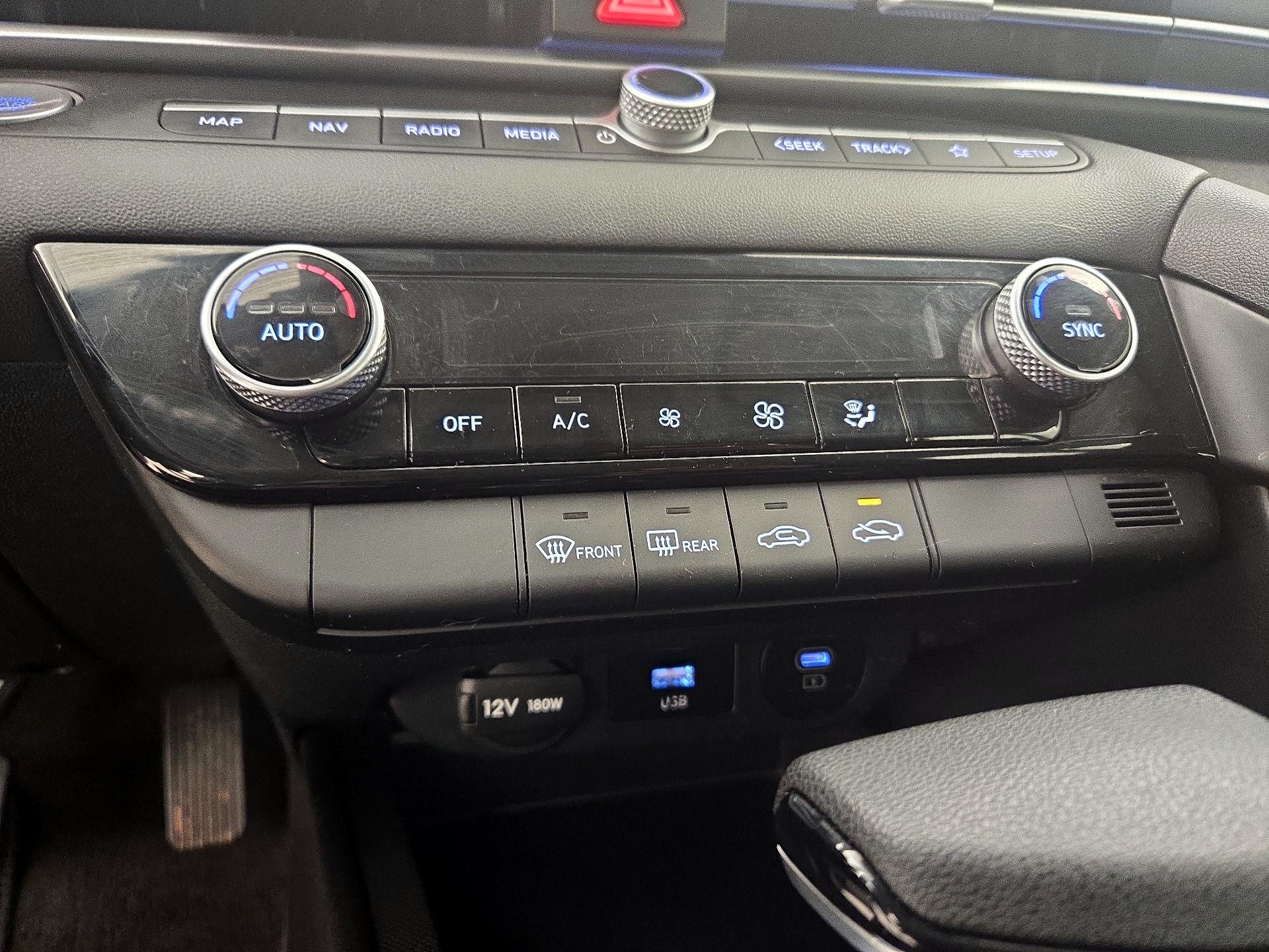 Thumbnail: 2024 Hyundai Elantra - 17