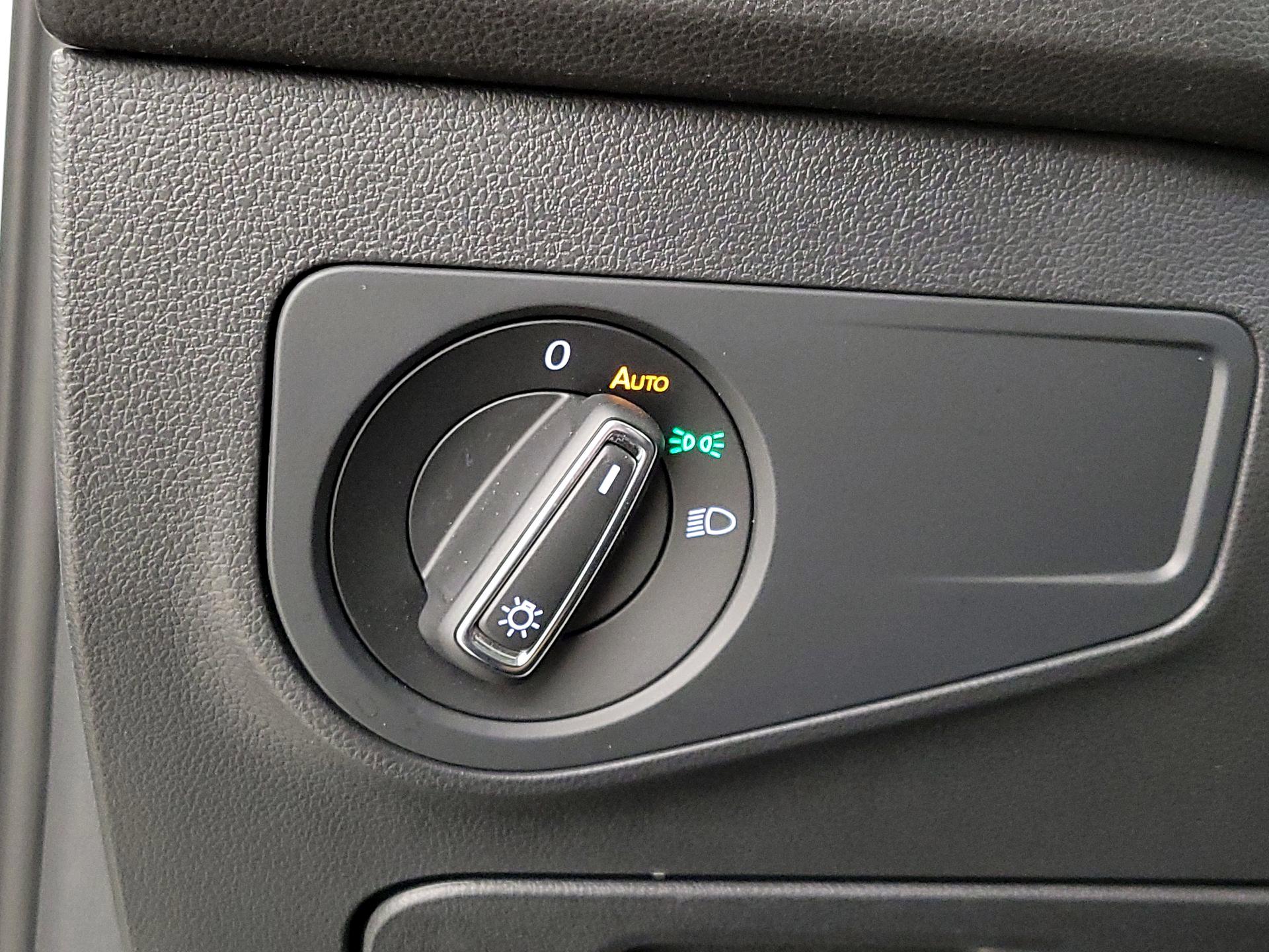 Thumbnail: 2022 Volkswagen Tiguan - 13