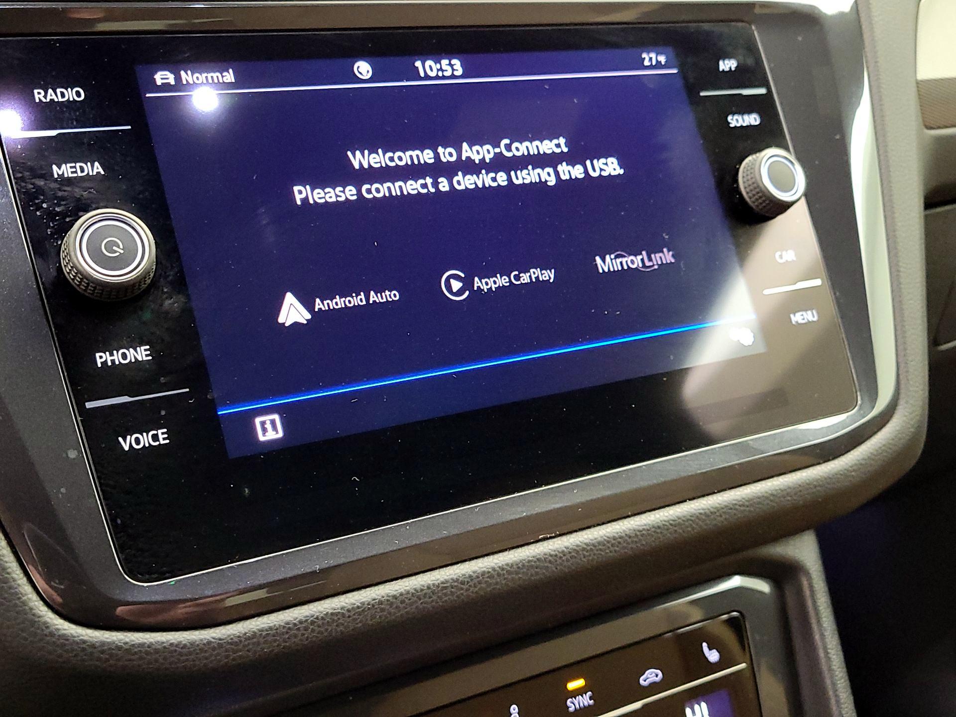 Thumbnail: 2022 Volkswagen Tiguan - 14