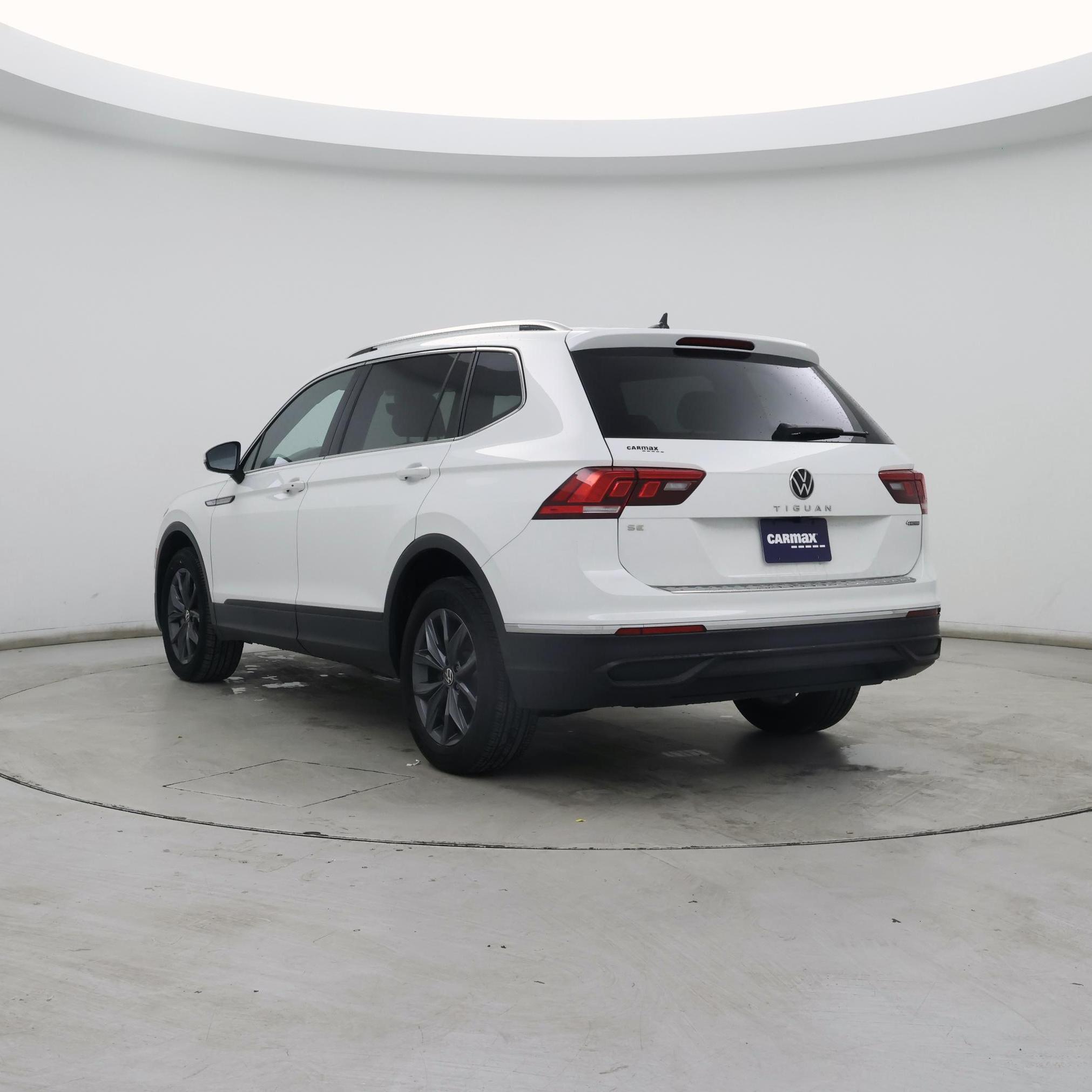 Thumbnail: 2022 Volkswagen Tiguan - 2