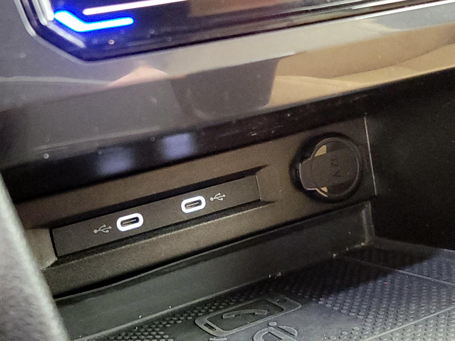 Thumbnail: 2022 Volkswagen Tiguan - 19