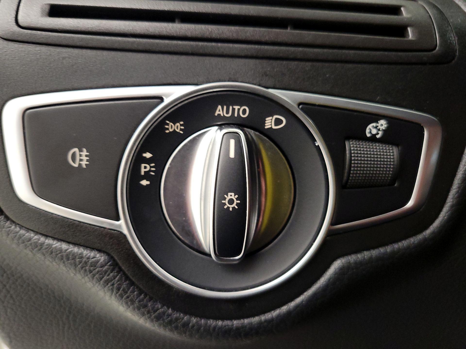 Thumbnail: 2022 Mercedes-Benz GLC - 13