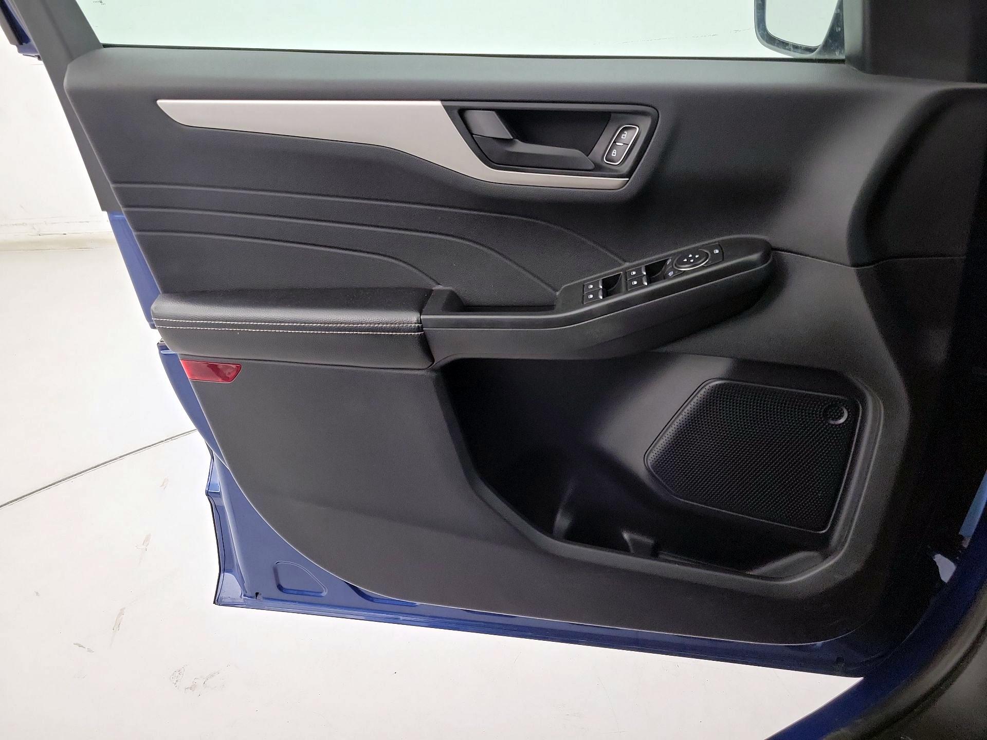 Thumbnail: 2022 Ford Escape - 12