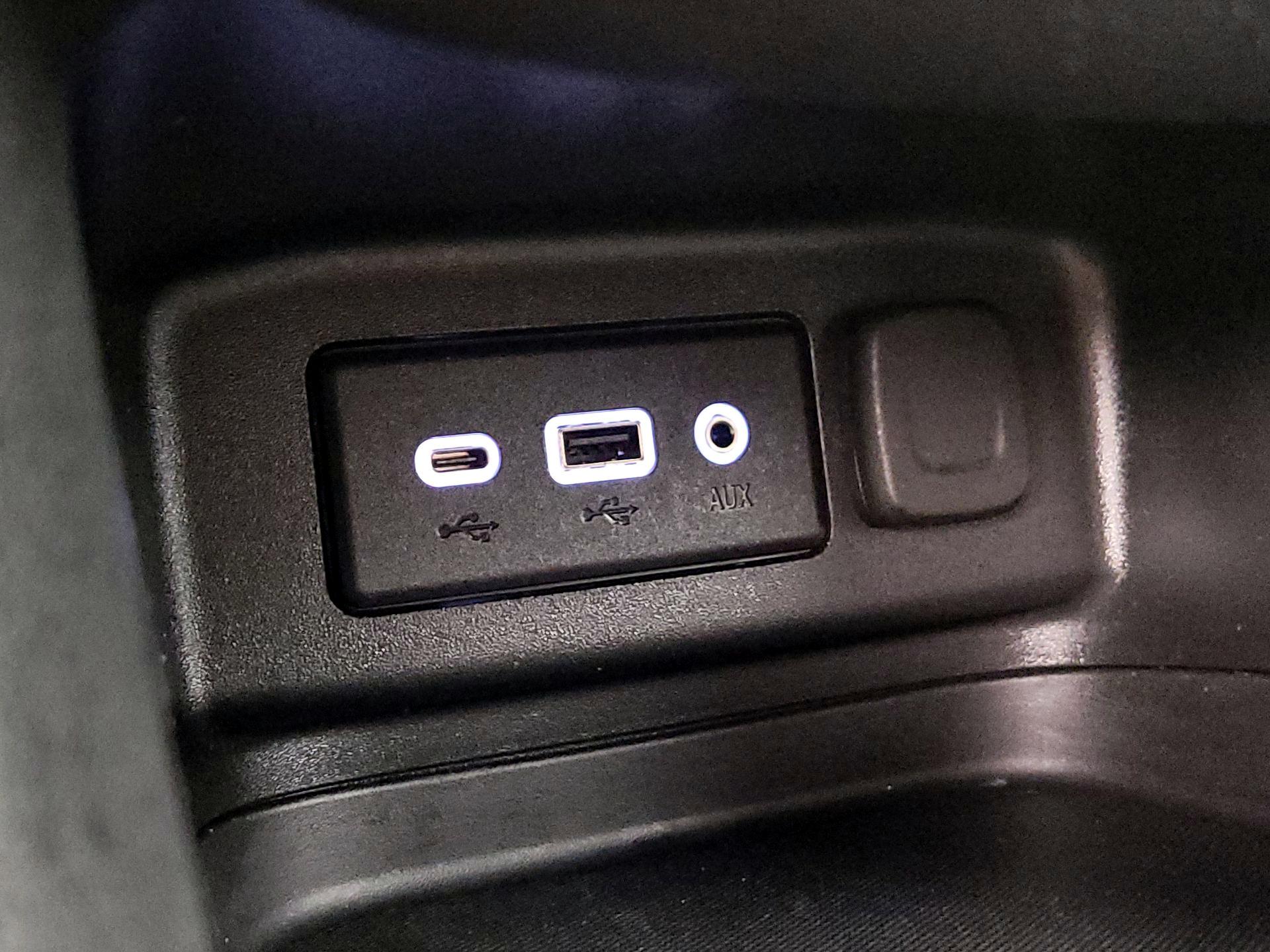 Thumbnail: 2023 Chevrolet Equinox - 18