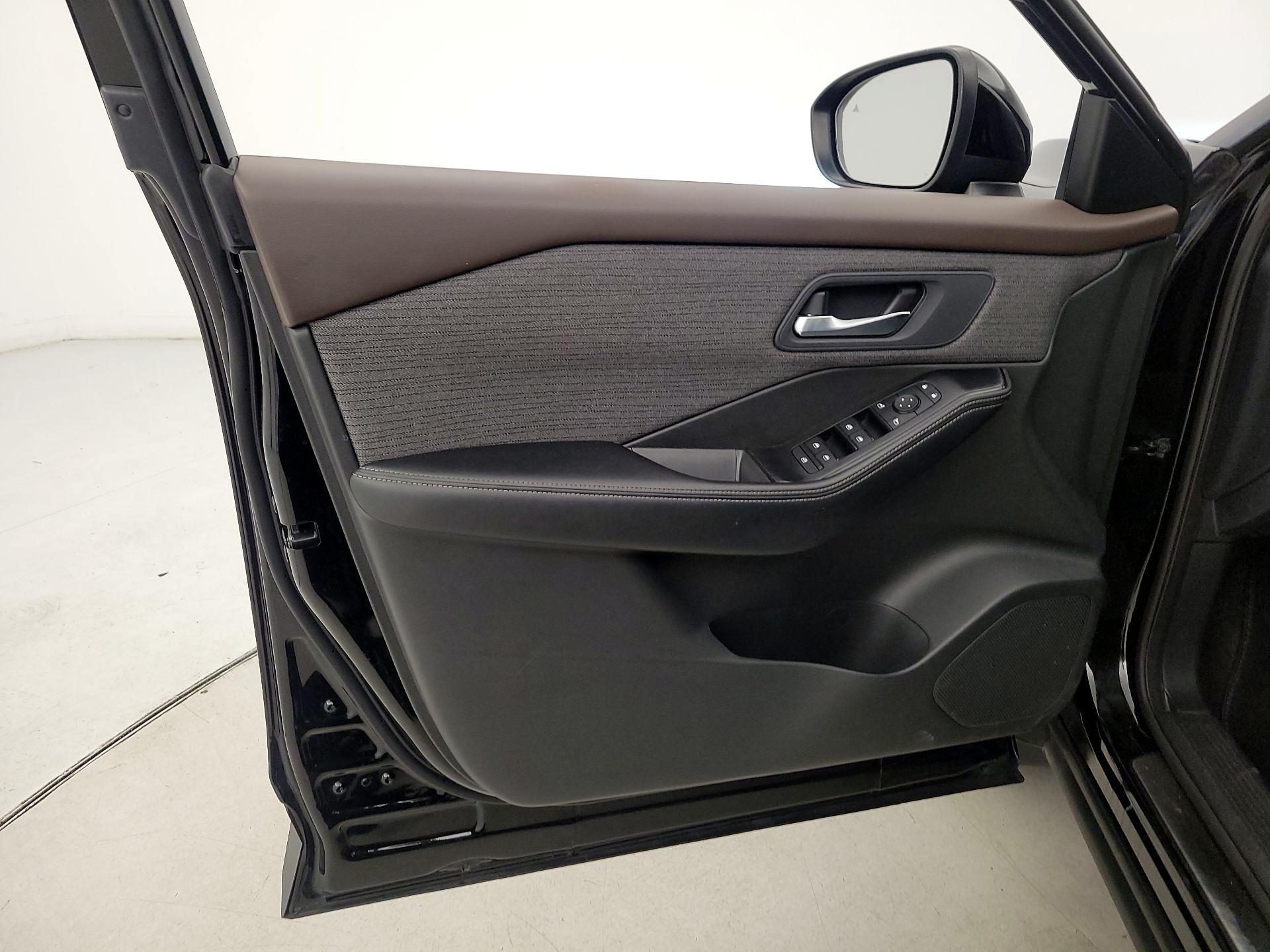 Thumbnail: 2023 Nissan Rogue - 12