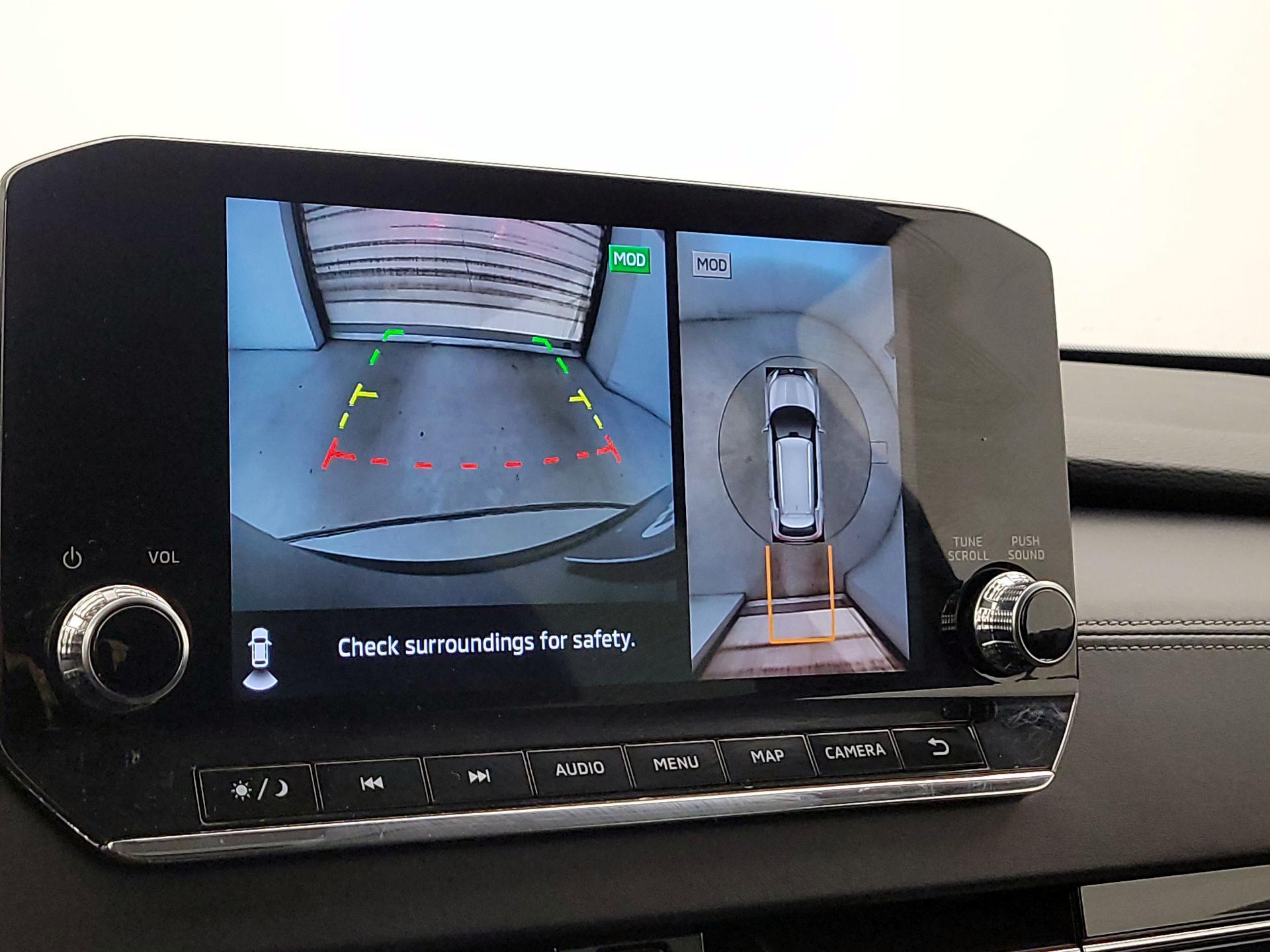 Thumbnail: 2023 Mitsubishi Outlander - 15