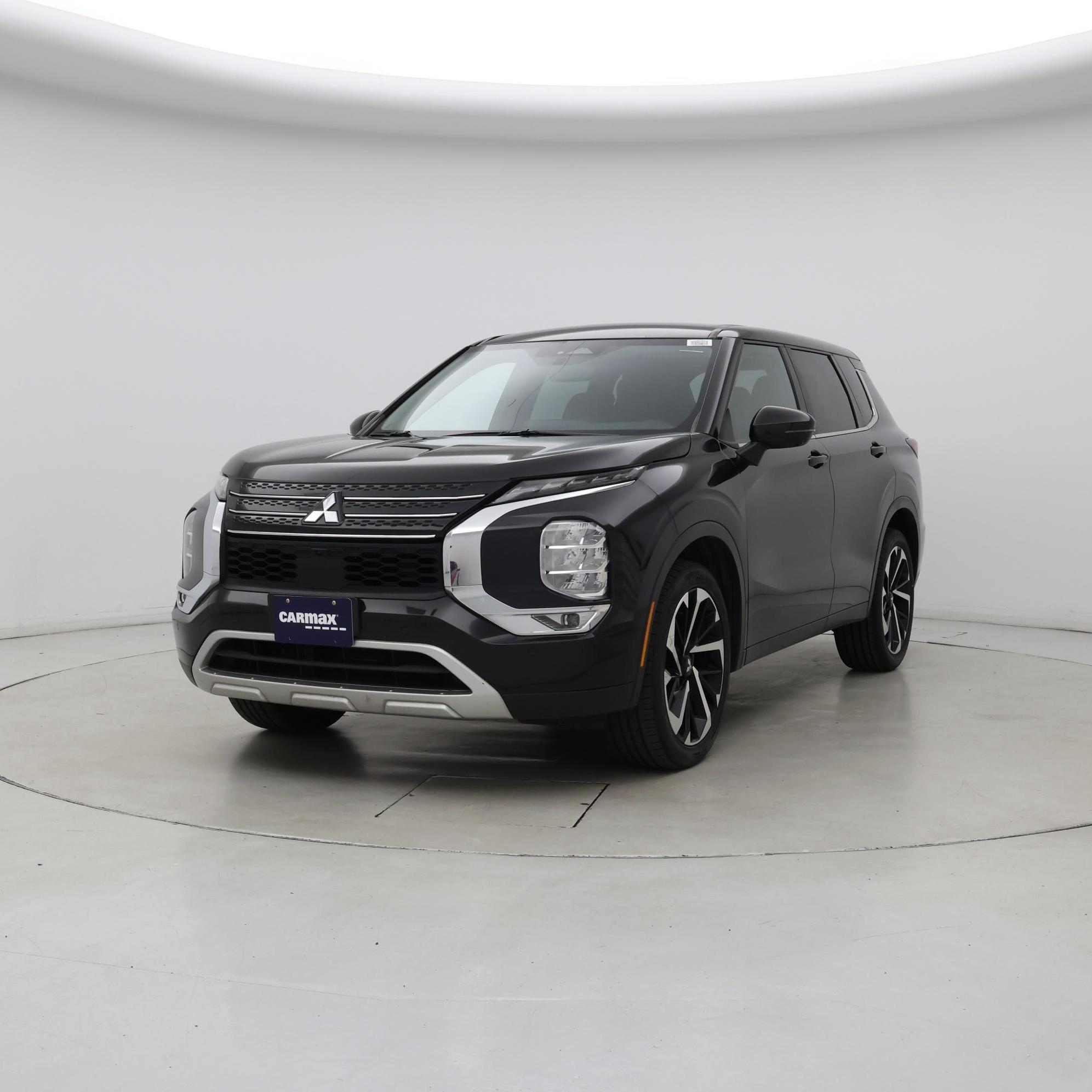 Thumbnail: 2023 Mitsubishi Outlander - 4