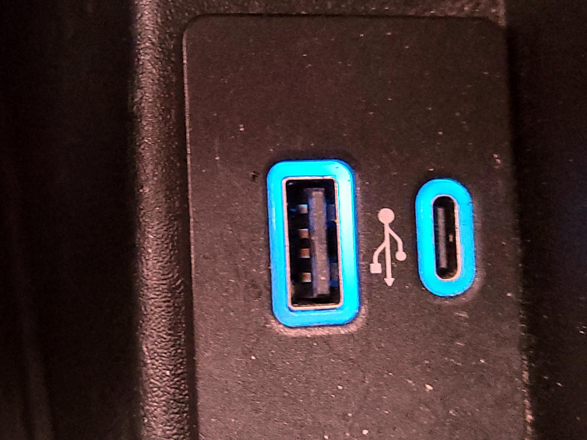 Thumbnail: 2022 Ford Edge - 18