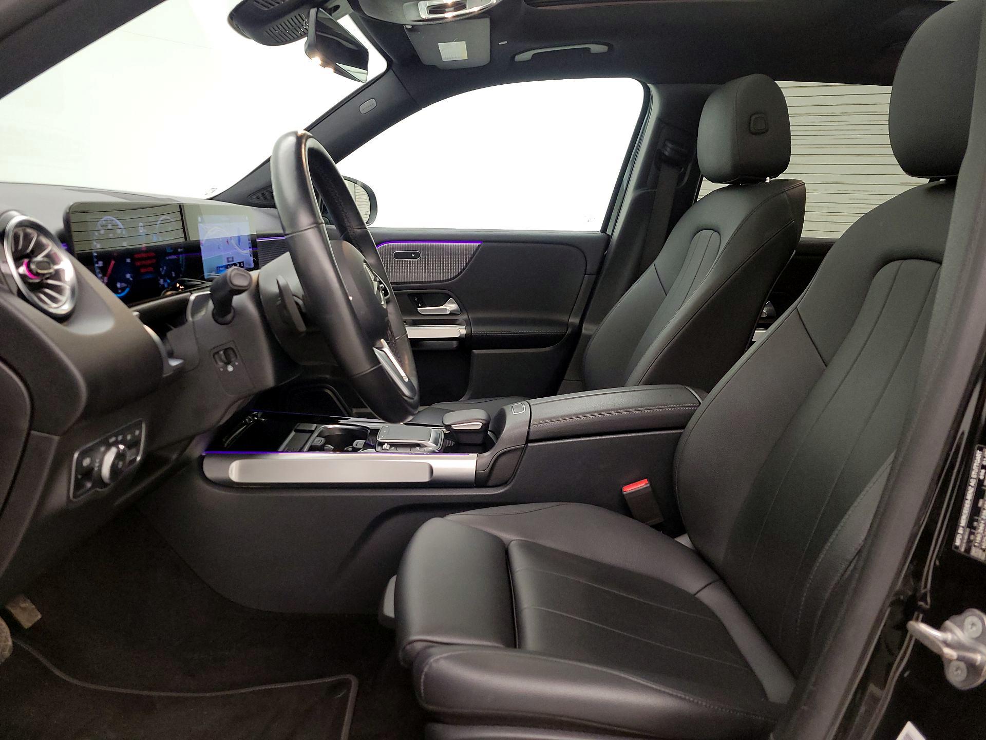 Thumbnail: 2022 Mercedes-Benz GLB - 11