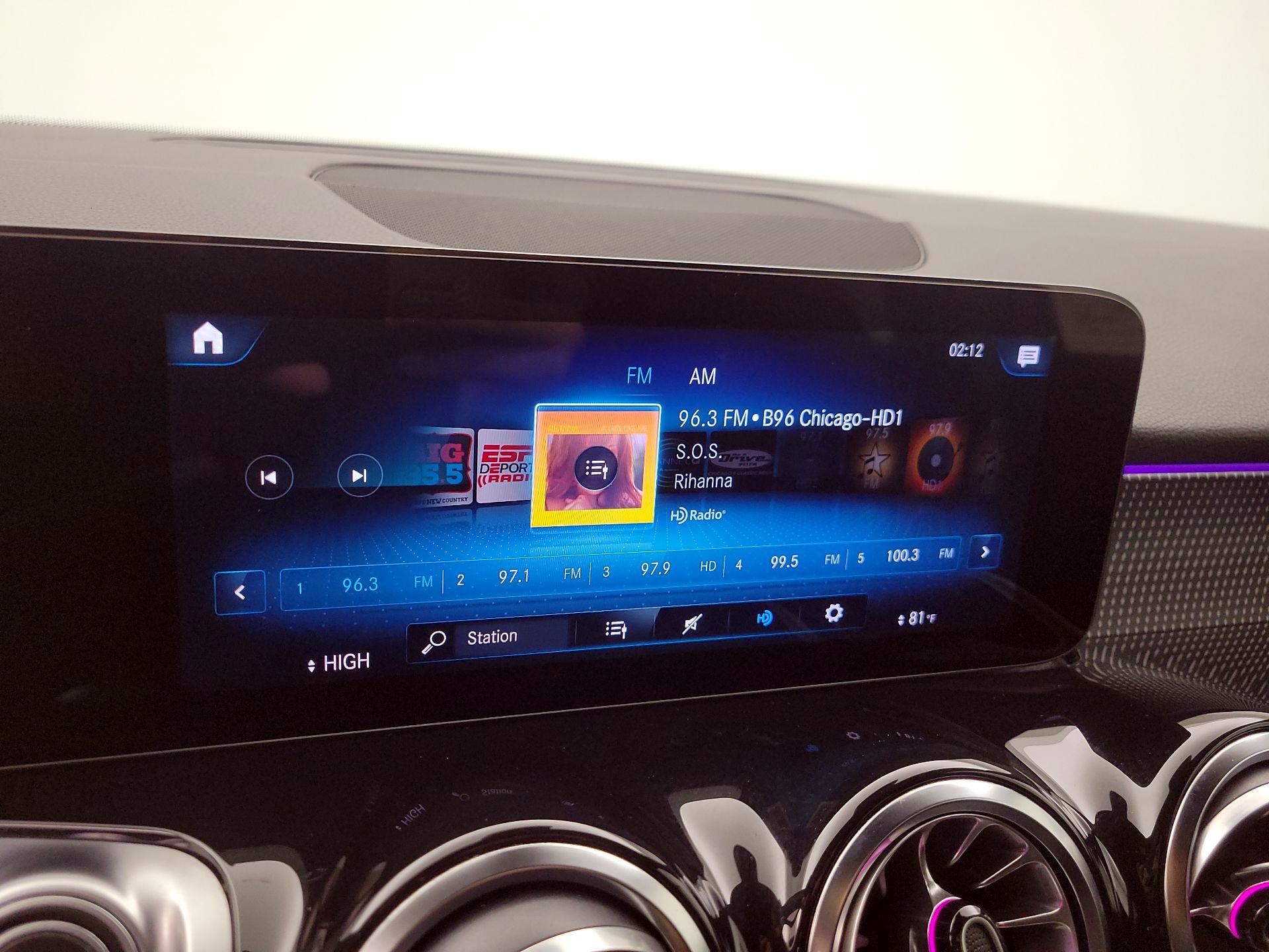 Thumbnail: 2022 Mercedes-Benz GLB - 16