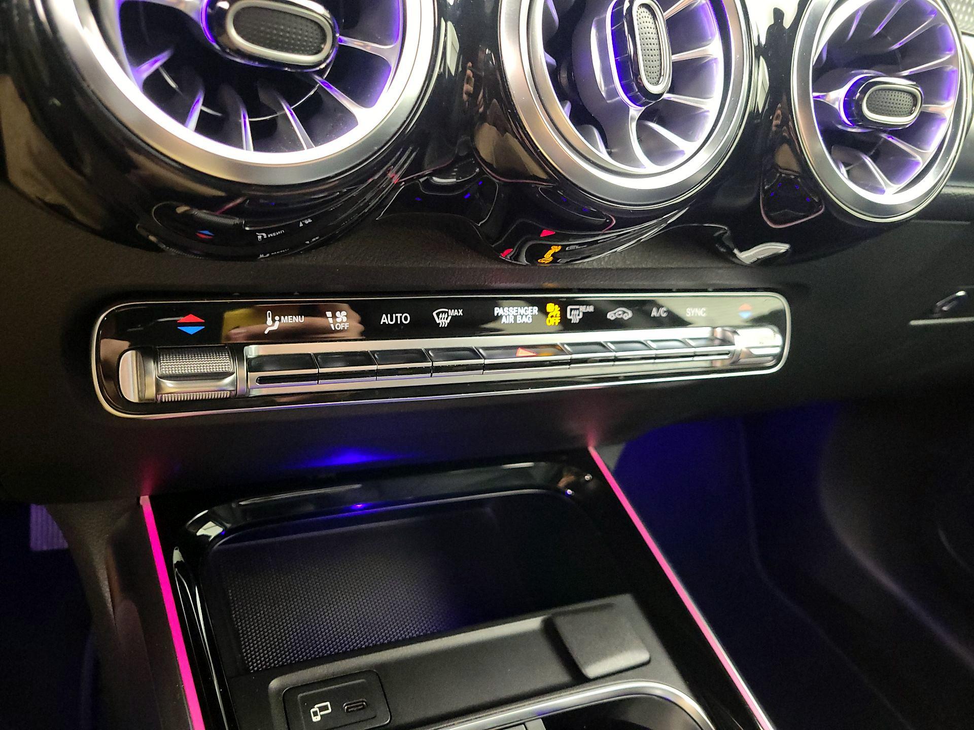 Thumbnail: 2022 Mercedes-Benz GLB - 17