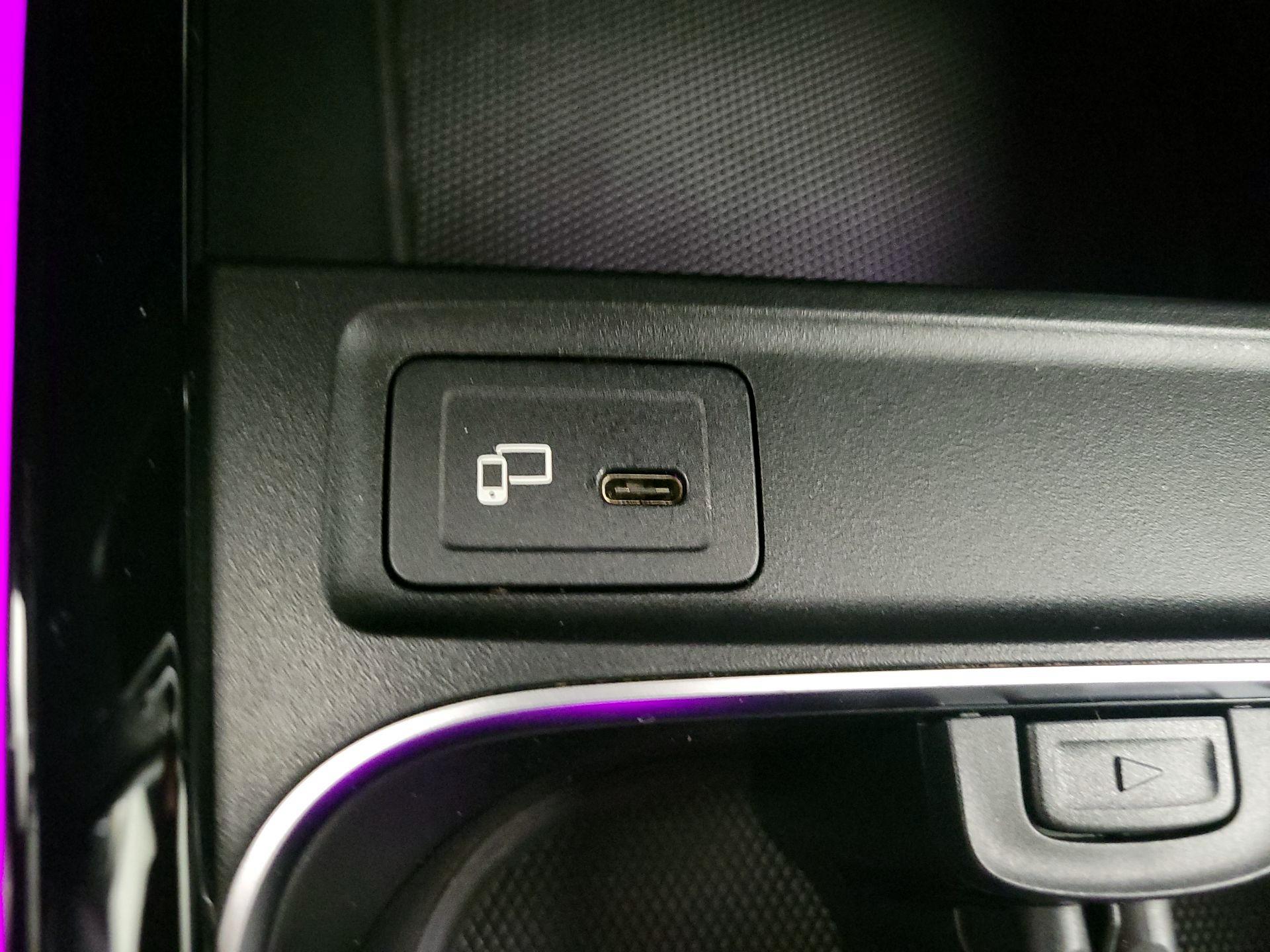 Thumbnail: 2022 Mercedes-Benz GLB - 19