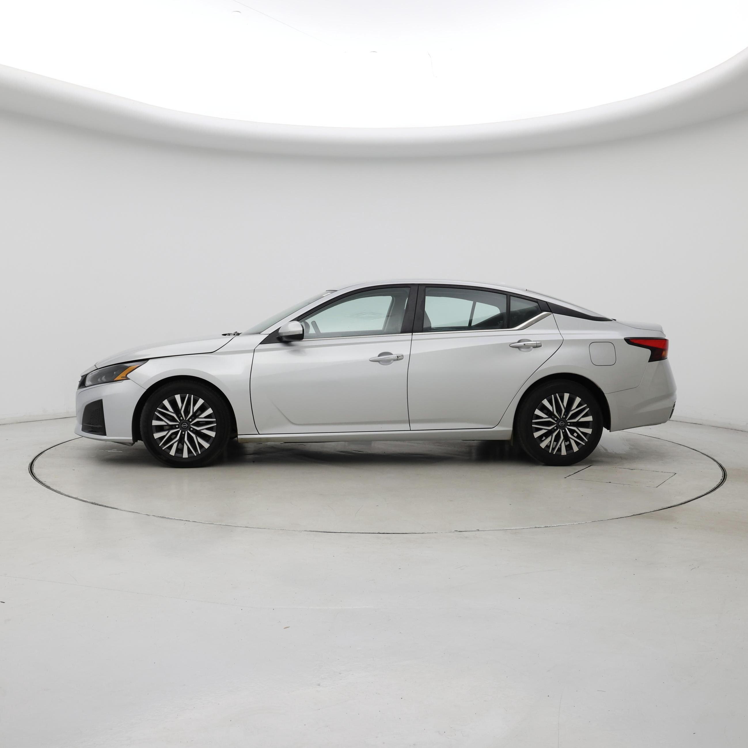 Thumbnail: 2023 Nissan Altima - 3