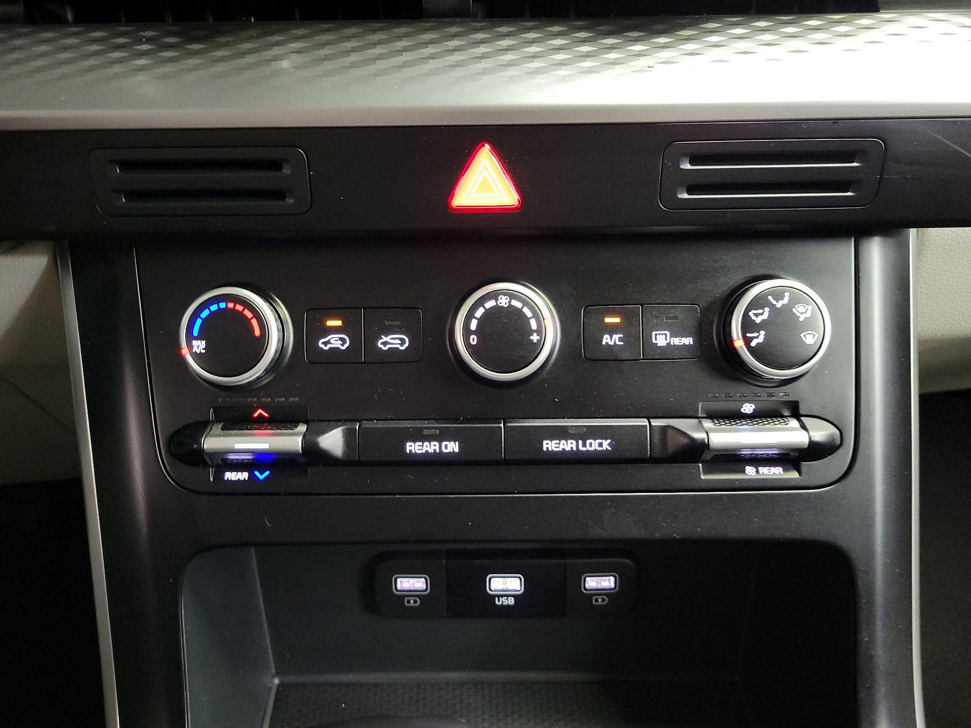 Thumbnail: 2024 Kia Carnival - 16