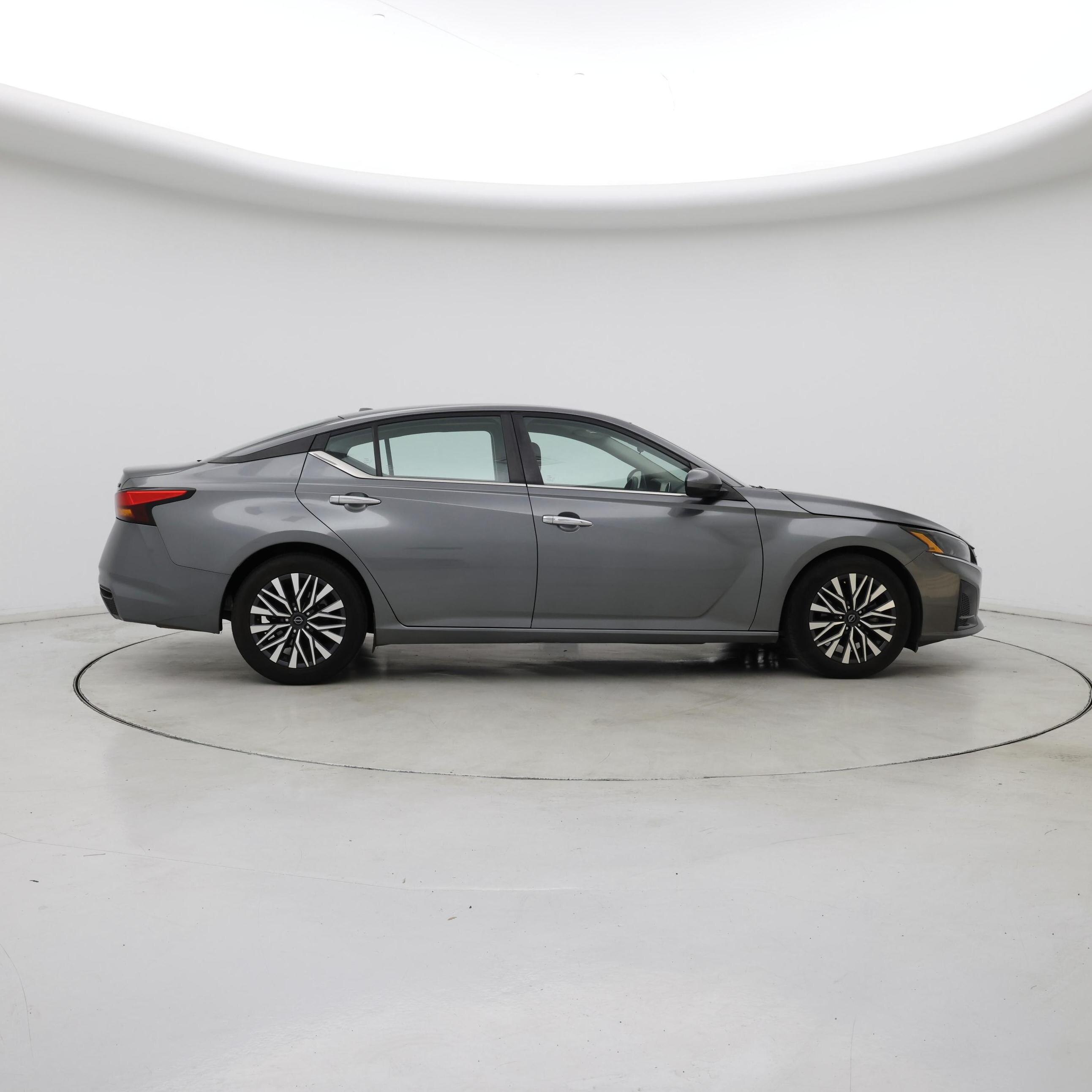 Thumbnail: 2023 Nissan Altima - 7