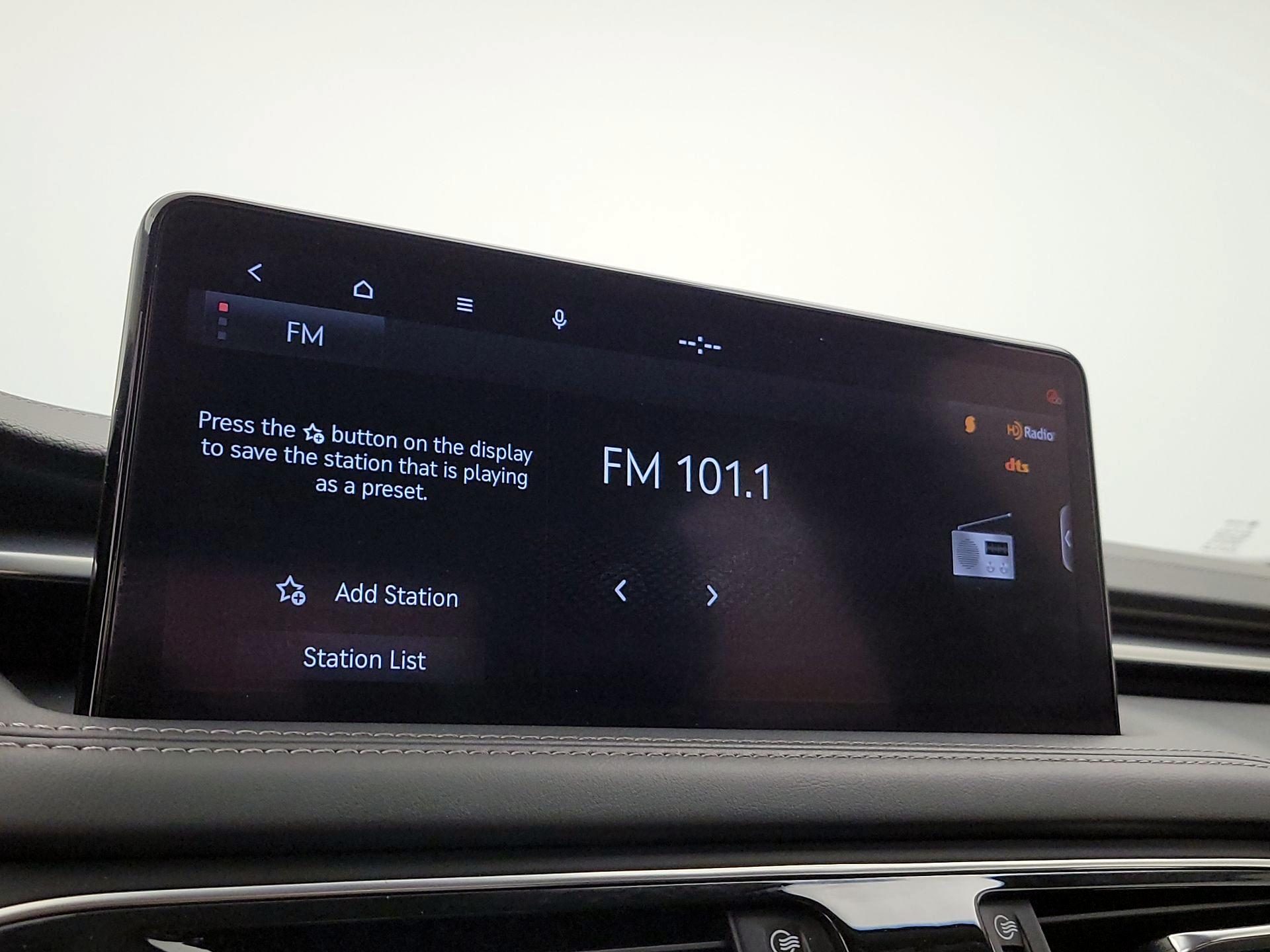 Thumbnail: 2023 Genesis G70 - 16