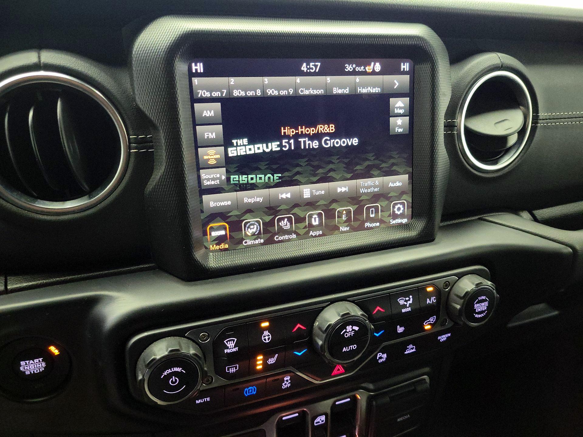 Thumbnail: 2022 Jeep Wrangler - 16