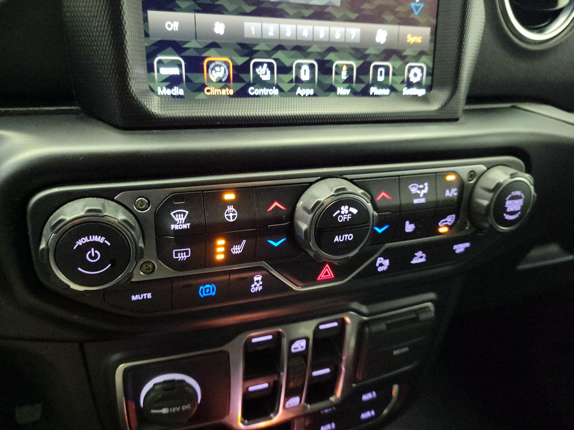 Thumbnail: 2022 Jeep Wrangler - 17