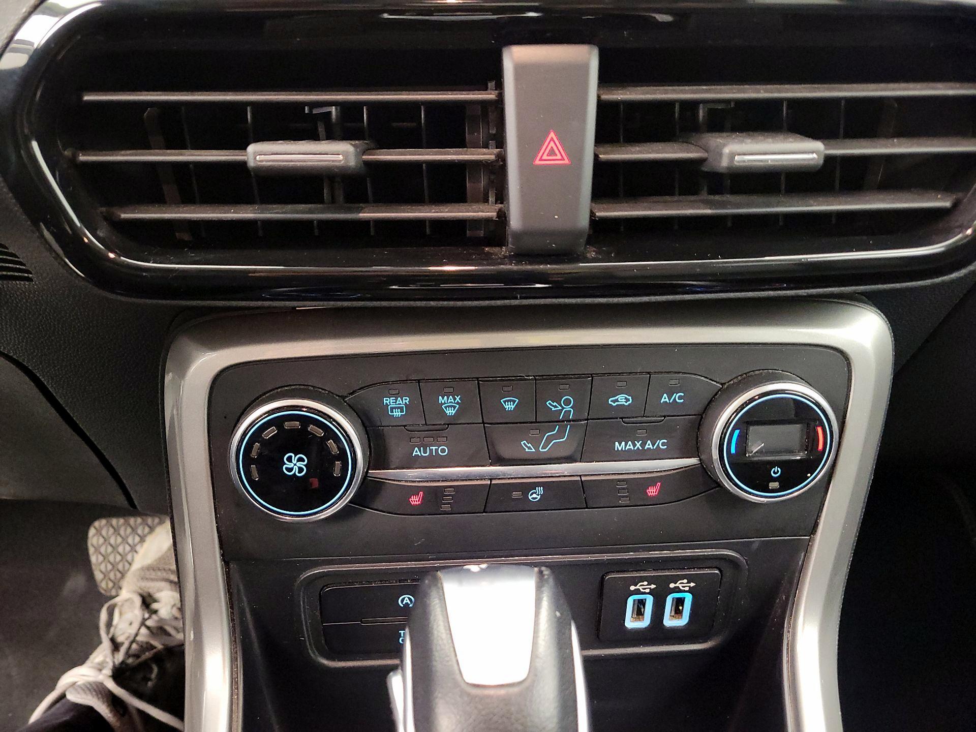 Thumbnail: 2021 Ford EcoSport - 17