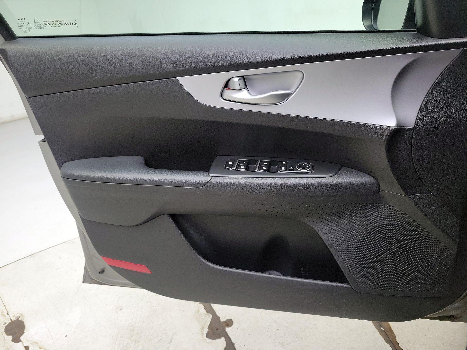 Thumbnail: 2023 Kia Forte - 12