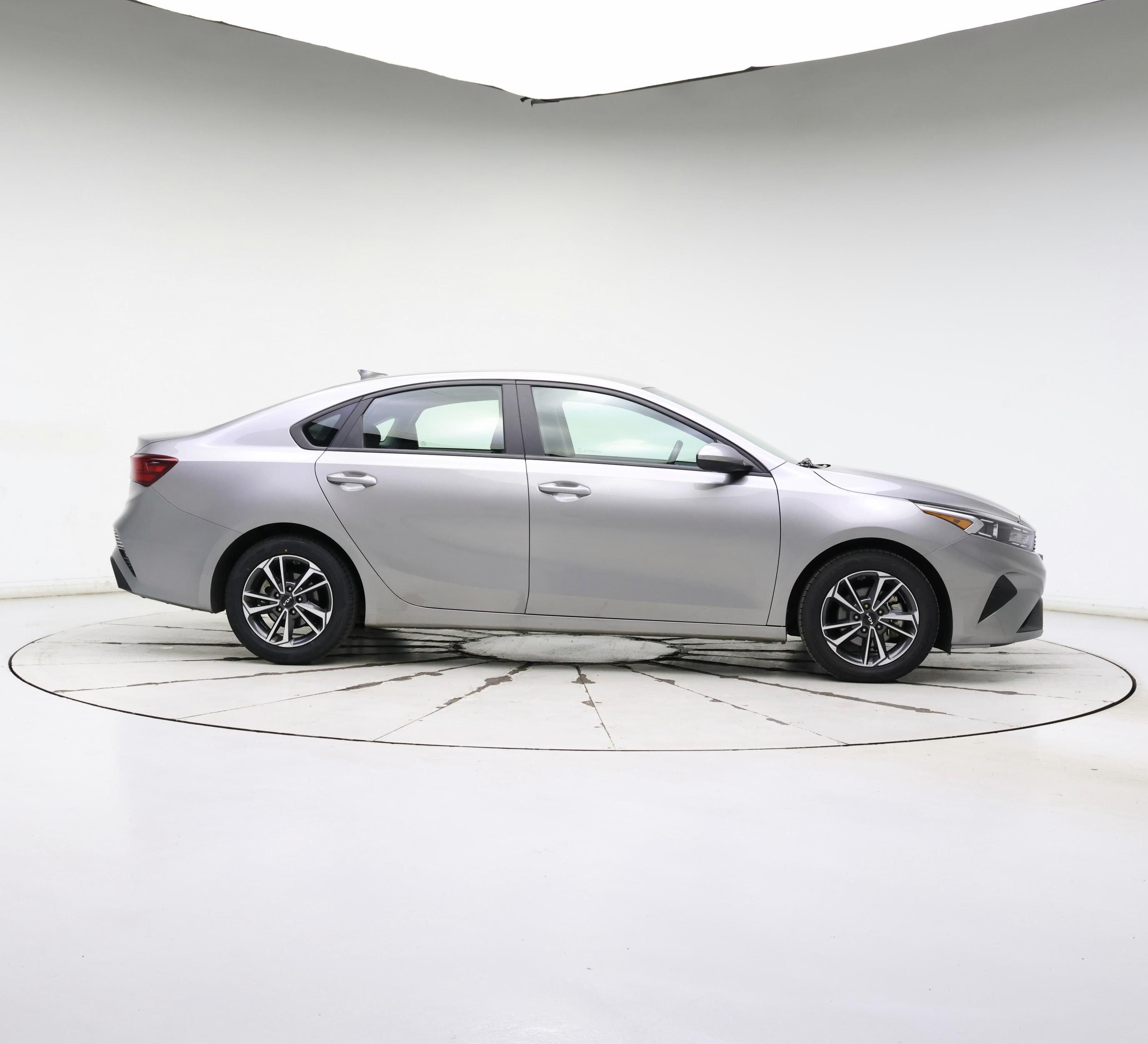 Thumbnail: 2023 Kia Forte - 7