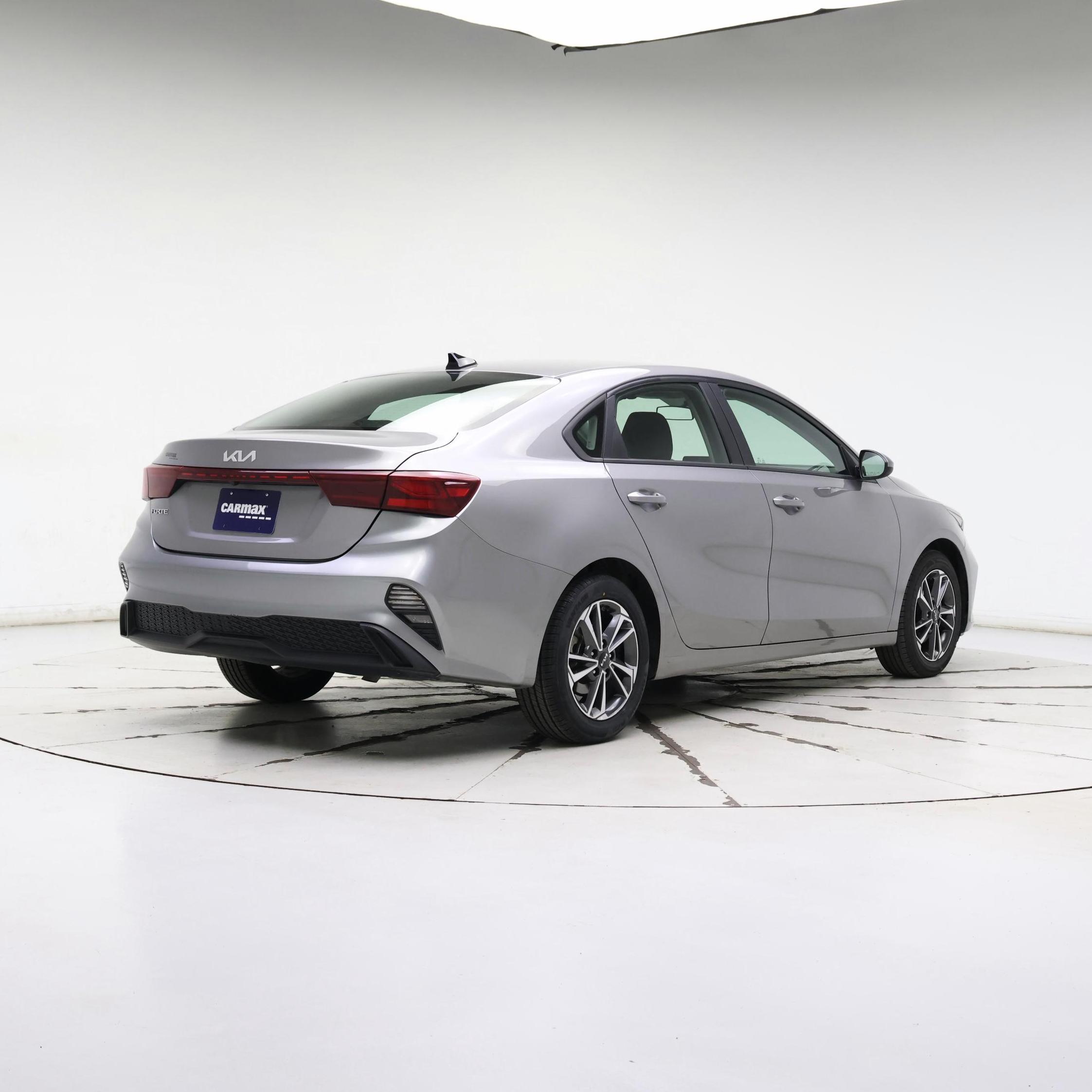 Thumbnail: 2023 Kia Forte - 8