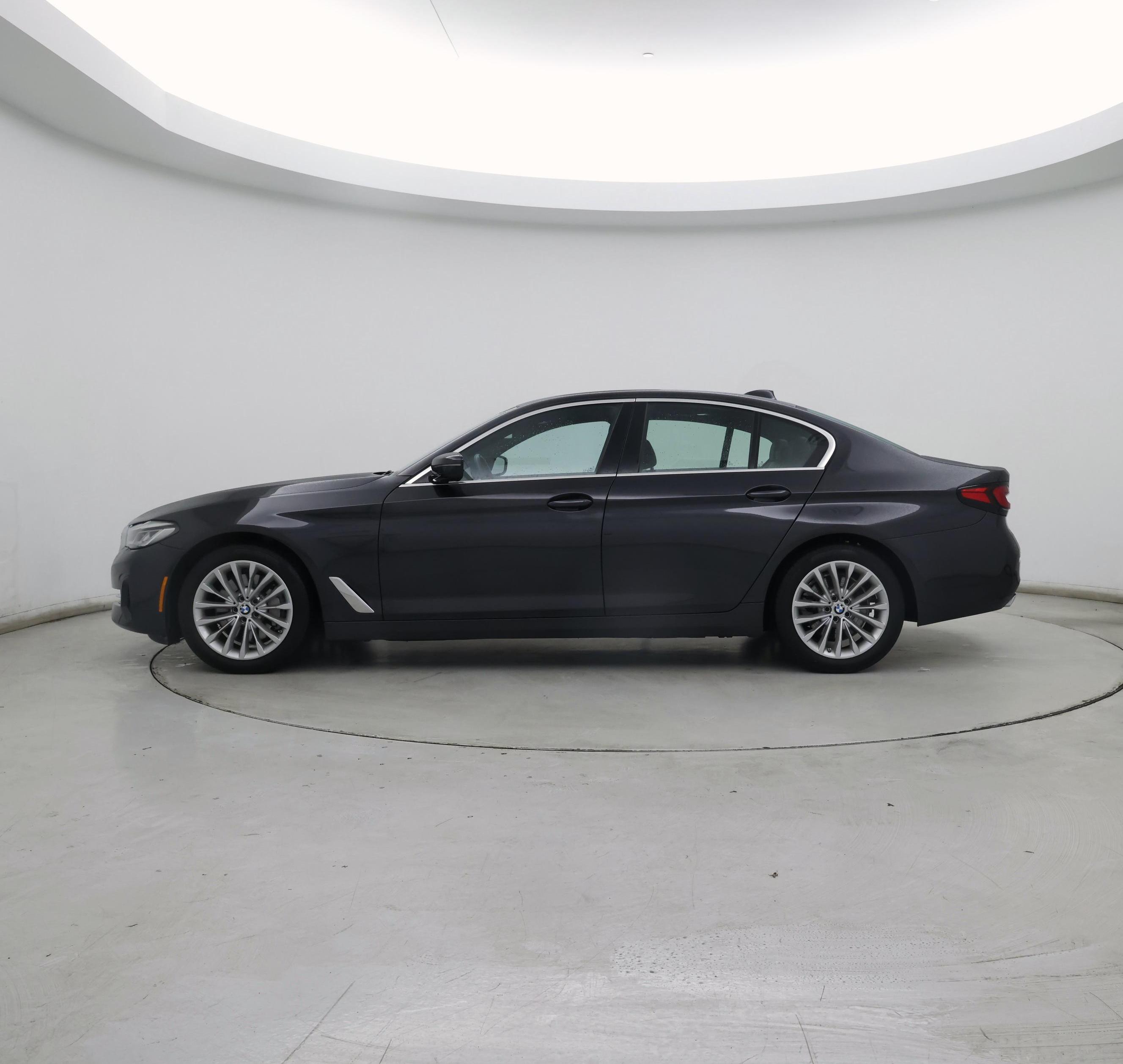 Thumbnail: 2023 BMW 5 Series - 3