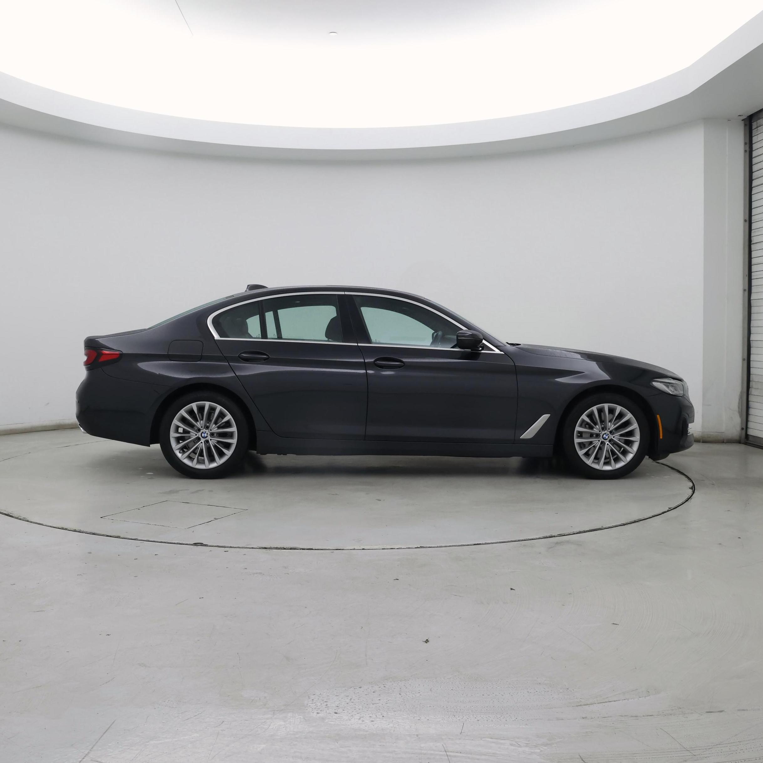 Thumbnail: 2023 BMW 5 Series - 7