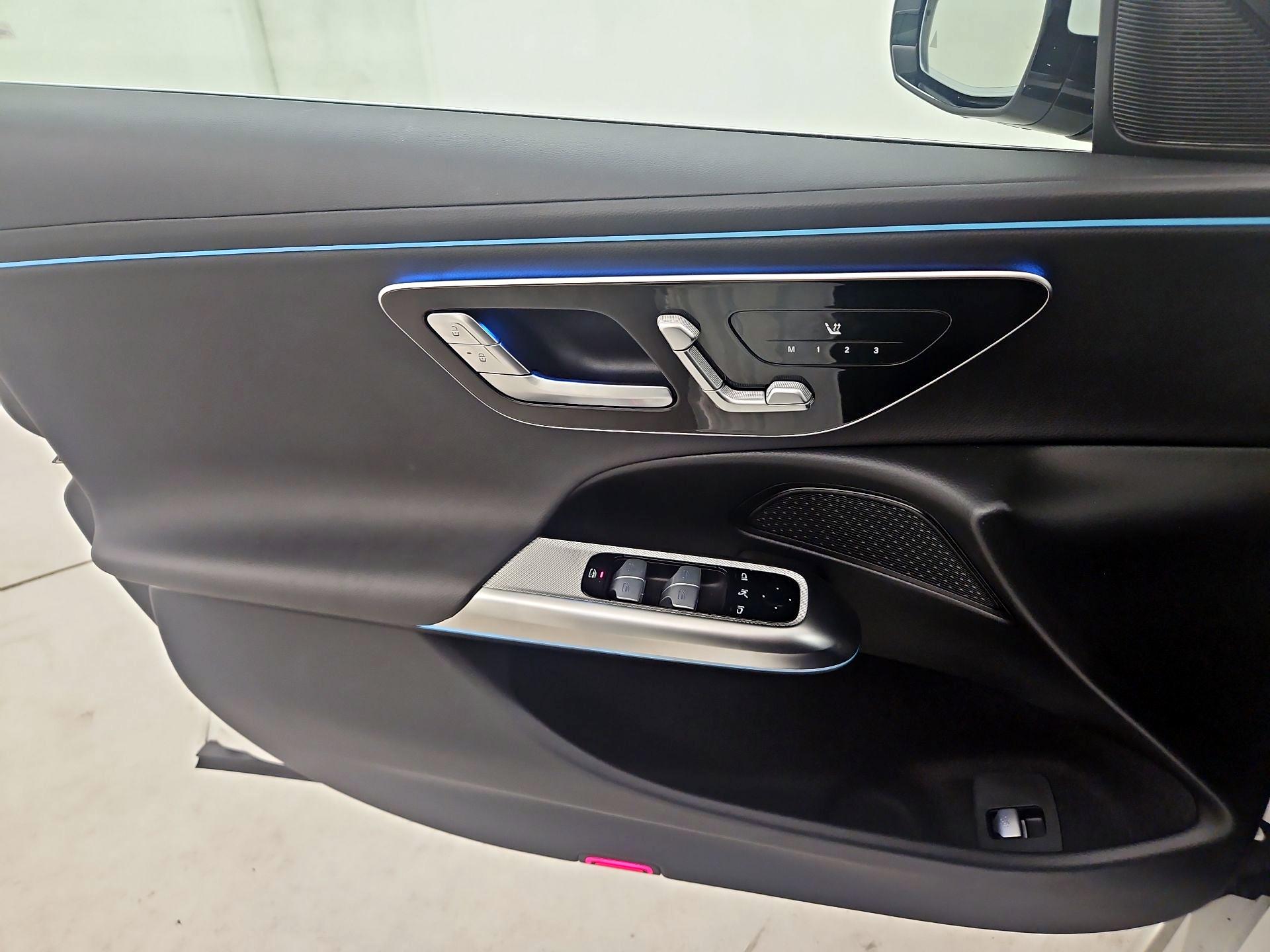 Thumbnail: 2025 Mercedes-Benz E-Class - 12