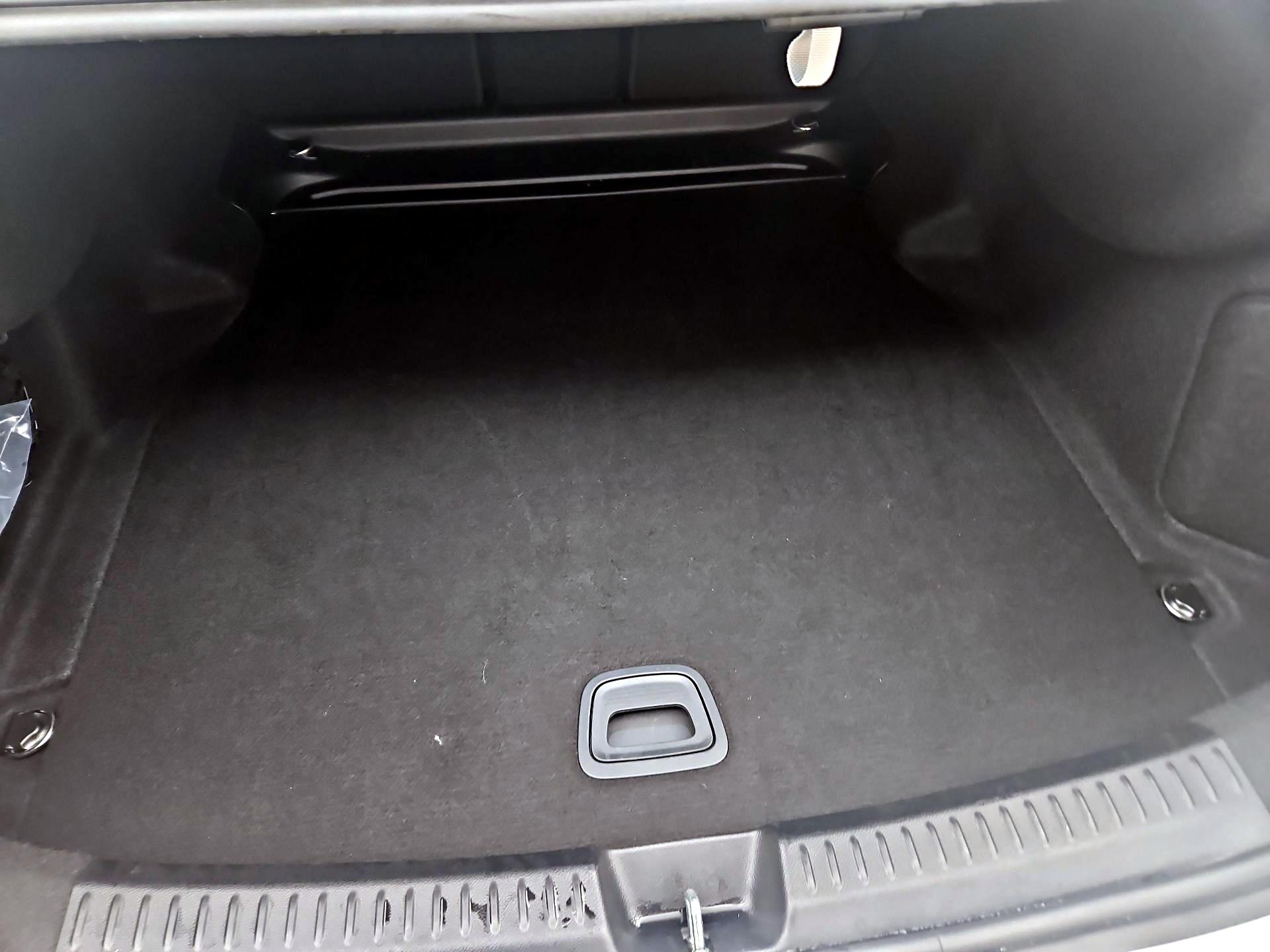 Thumbnail: 2025 Mercedes-Benz E-Class - 19