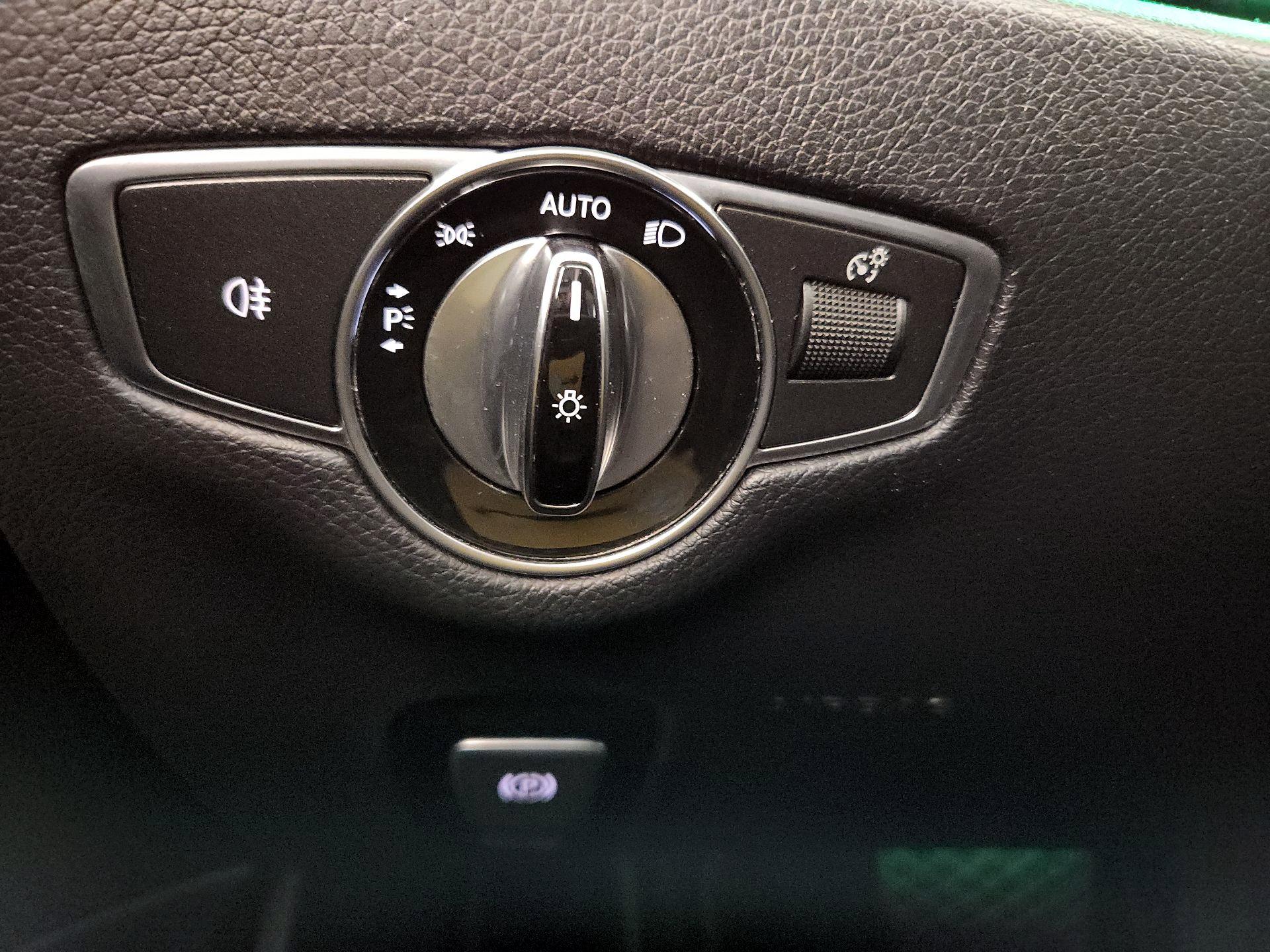 Thumbnail: 2017 Mercedes-Benz E-Class - 13