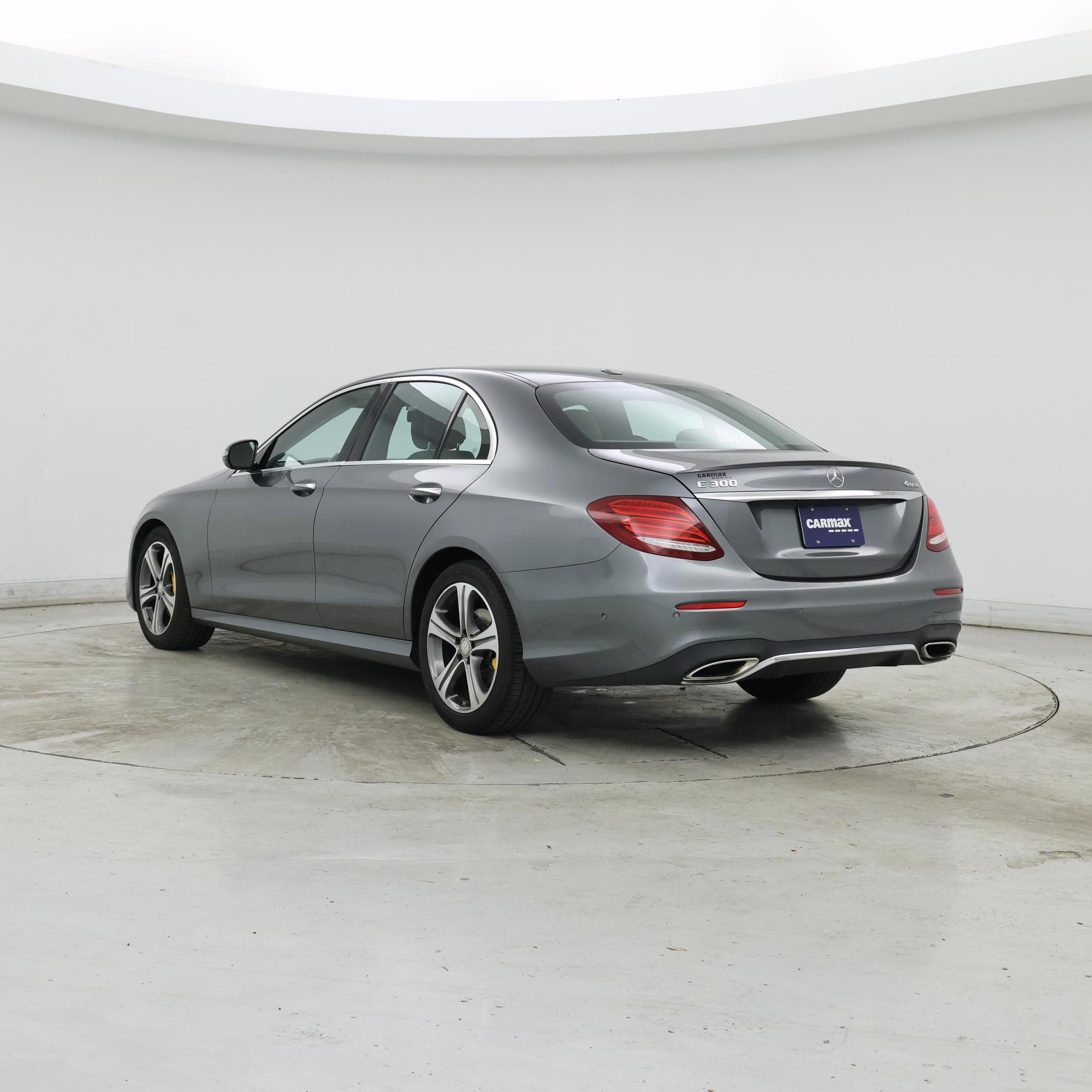 Thumbnail: 2017 Mercedes-Benz E-Class - 2