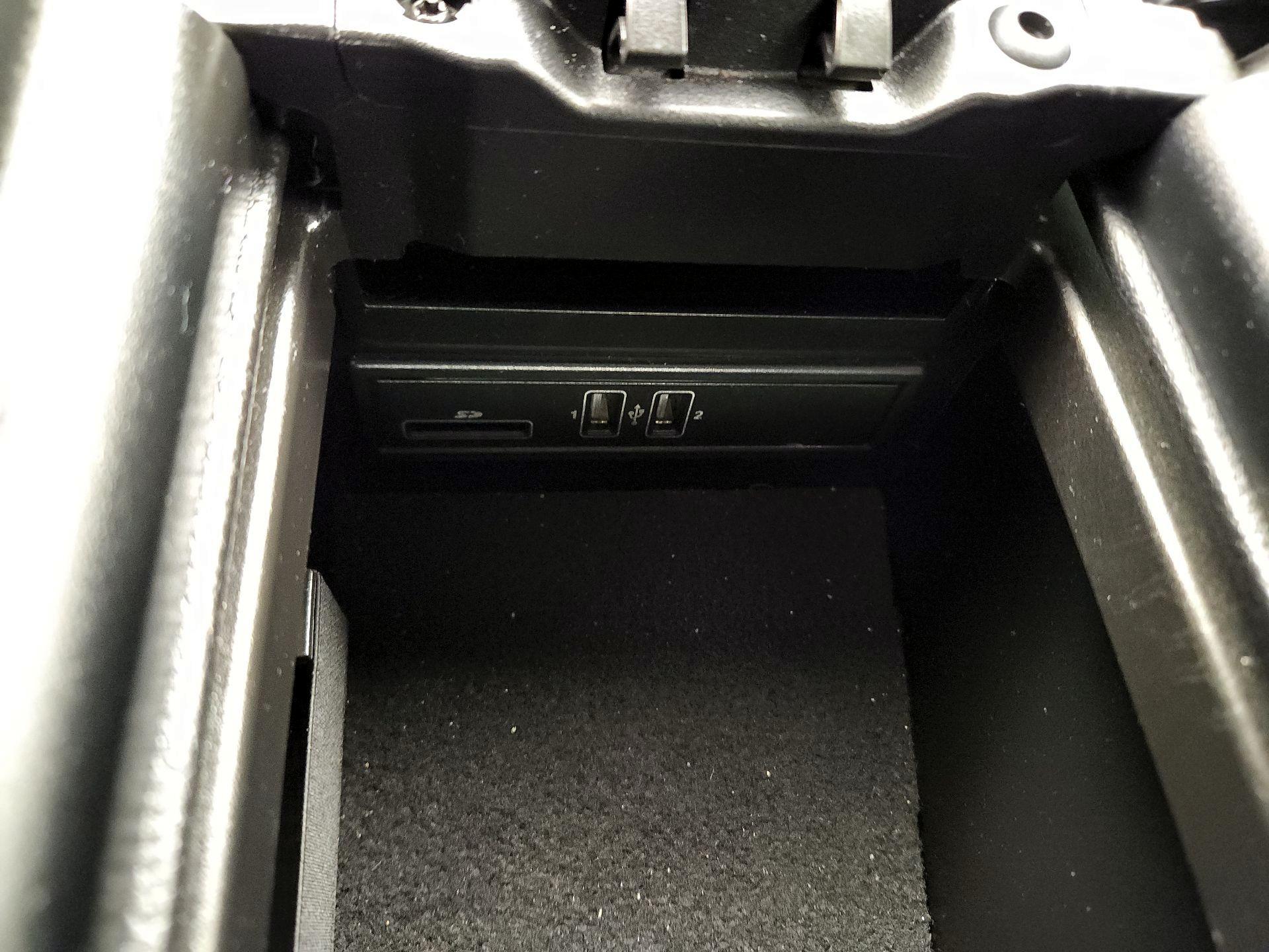 Thumbnail: 2017 Mercedes-Benz E-Class - 19