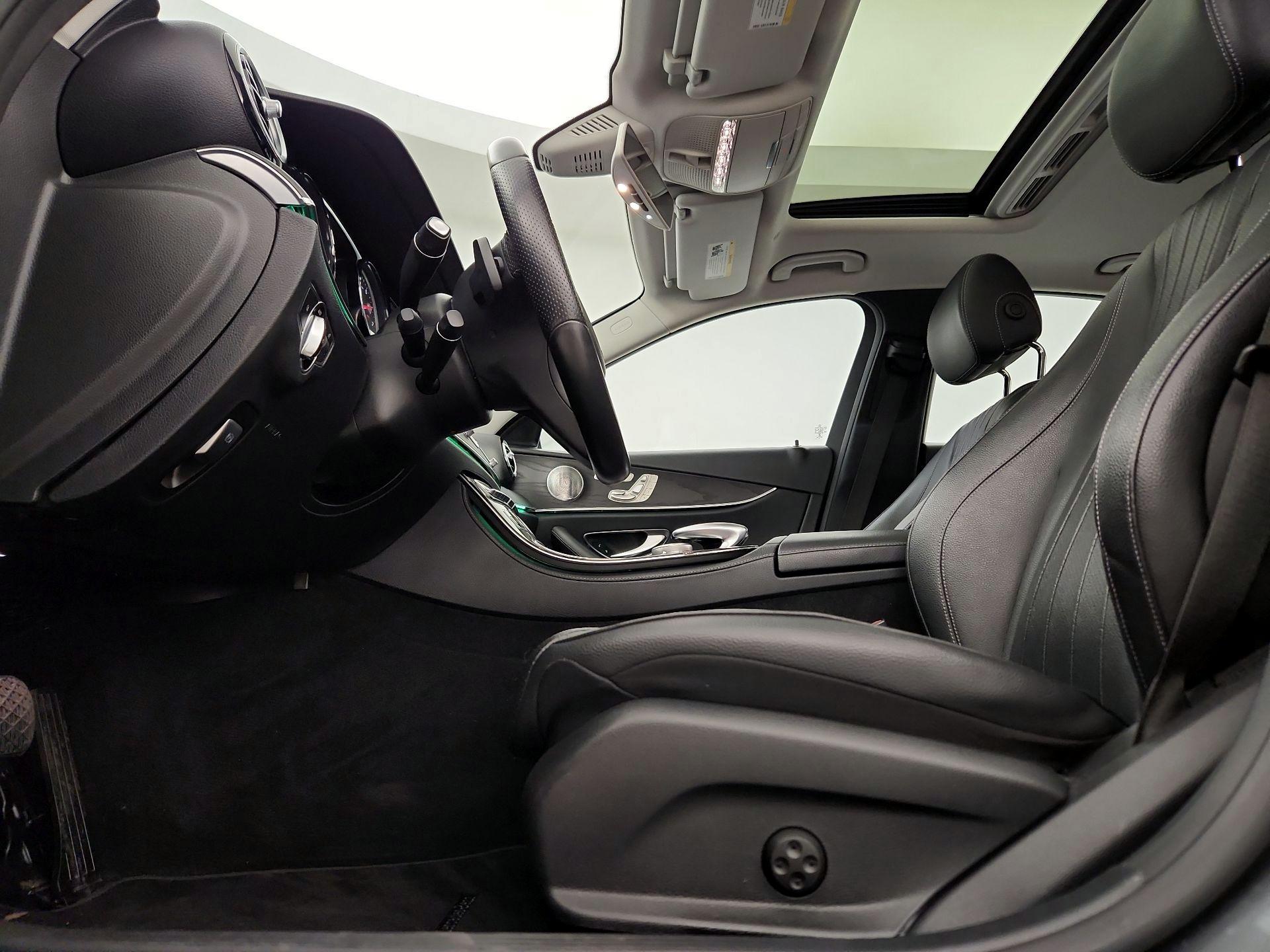 Thumbnail: 2017 Mercedes-Benz E-Class - 20