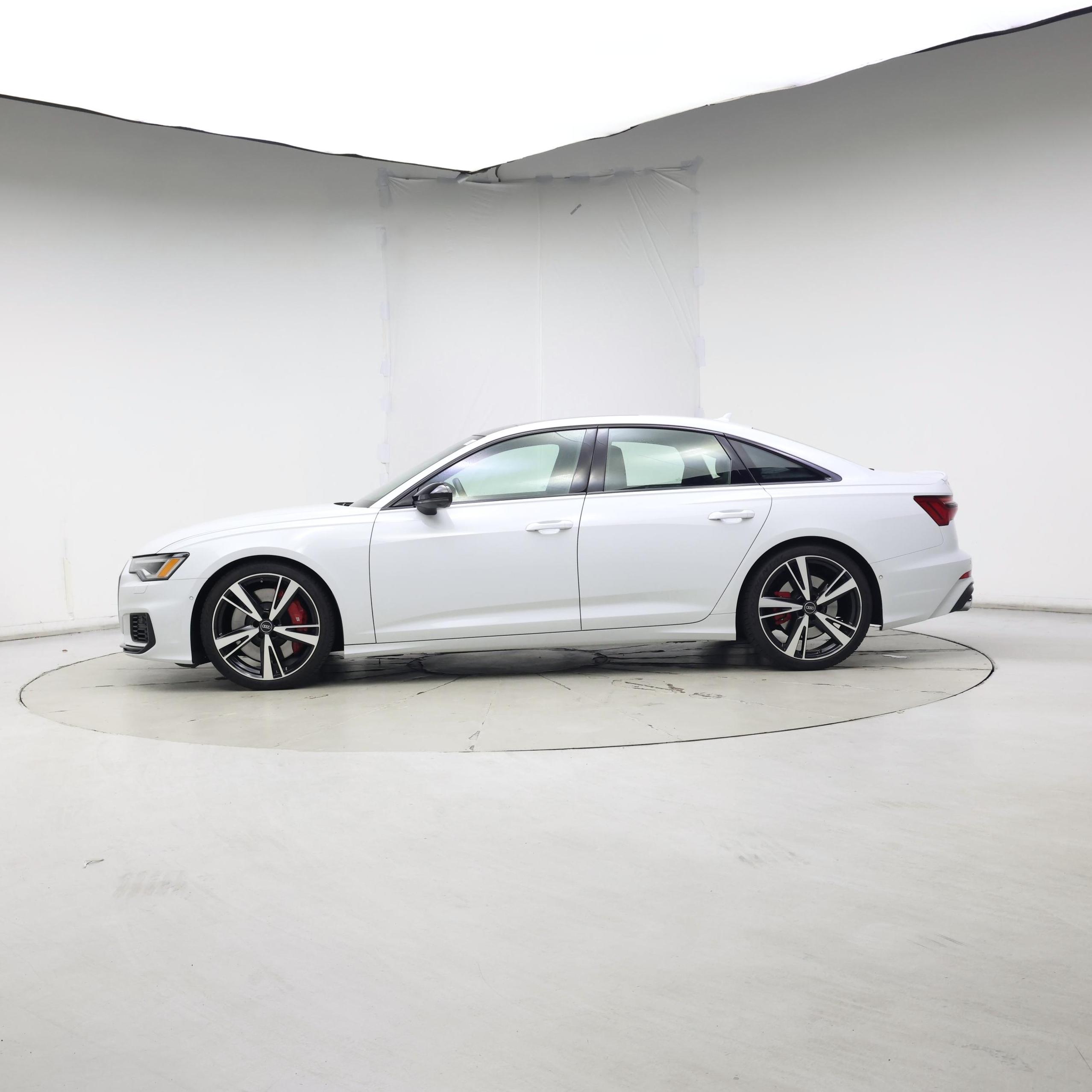 Thumbnail: 2023 Audi S6 - 3