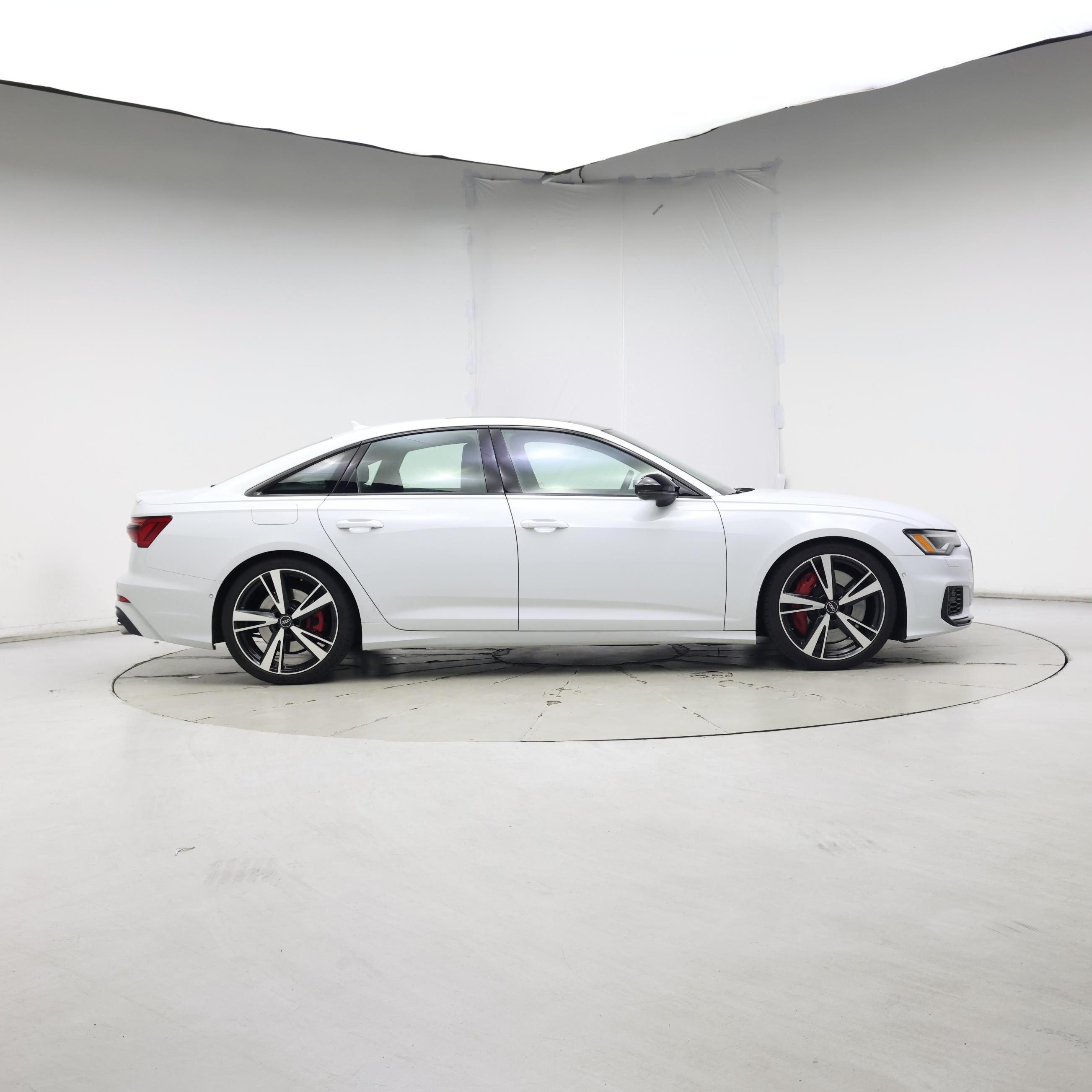 Thumbnail: 2023 Audi S6 - 7