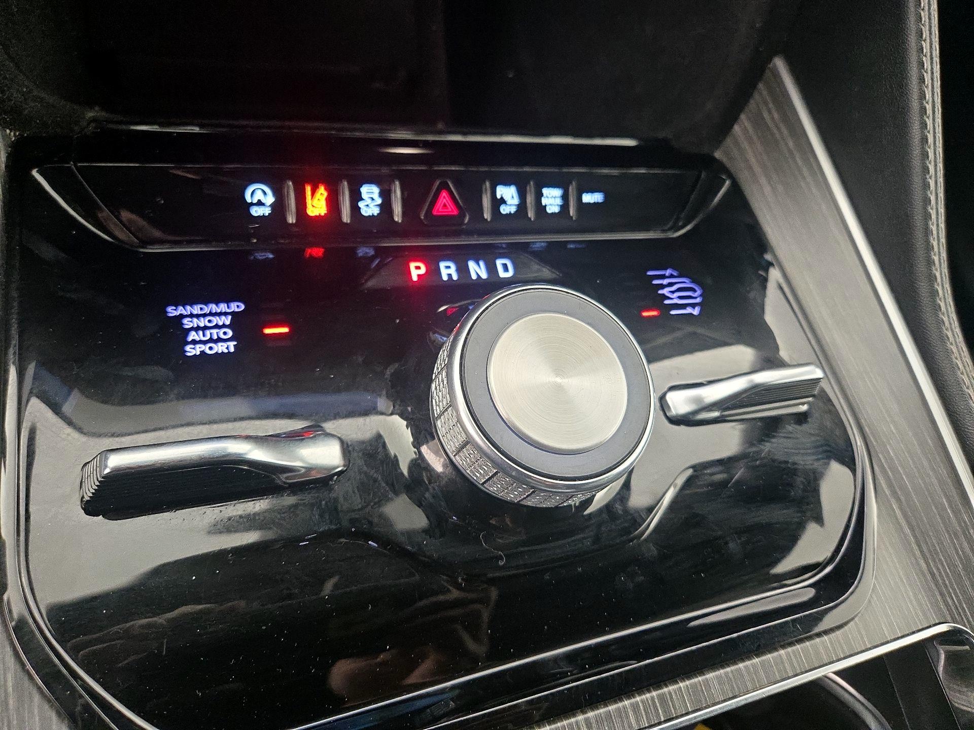 Thumbnail: 2024 Jeep Wagoneer - 18